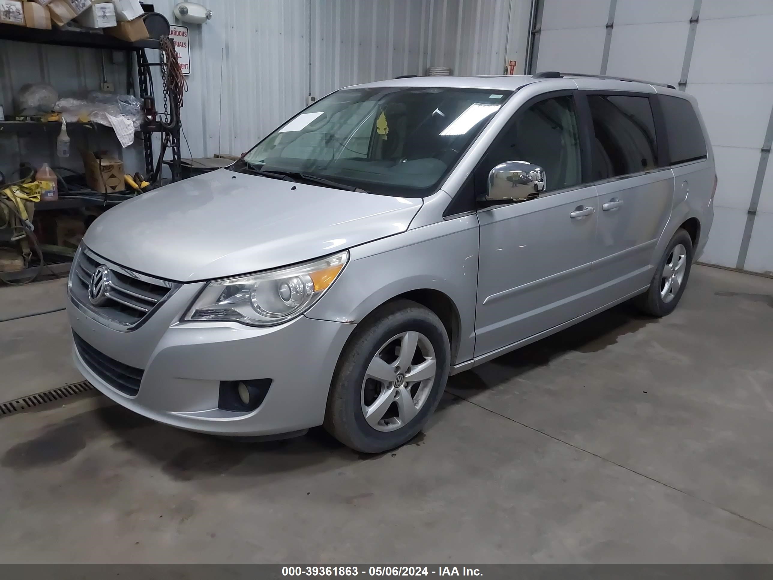 Photo 1 VIN: 2V8HW64X59R522495 - VOLKSWAGEN ROUTAN 