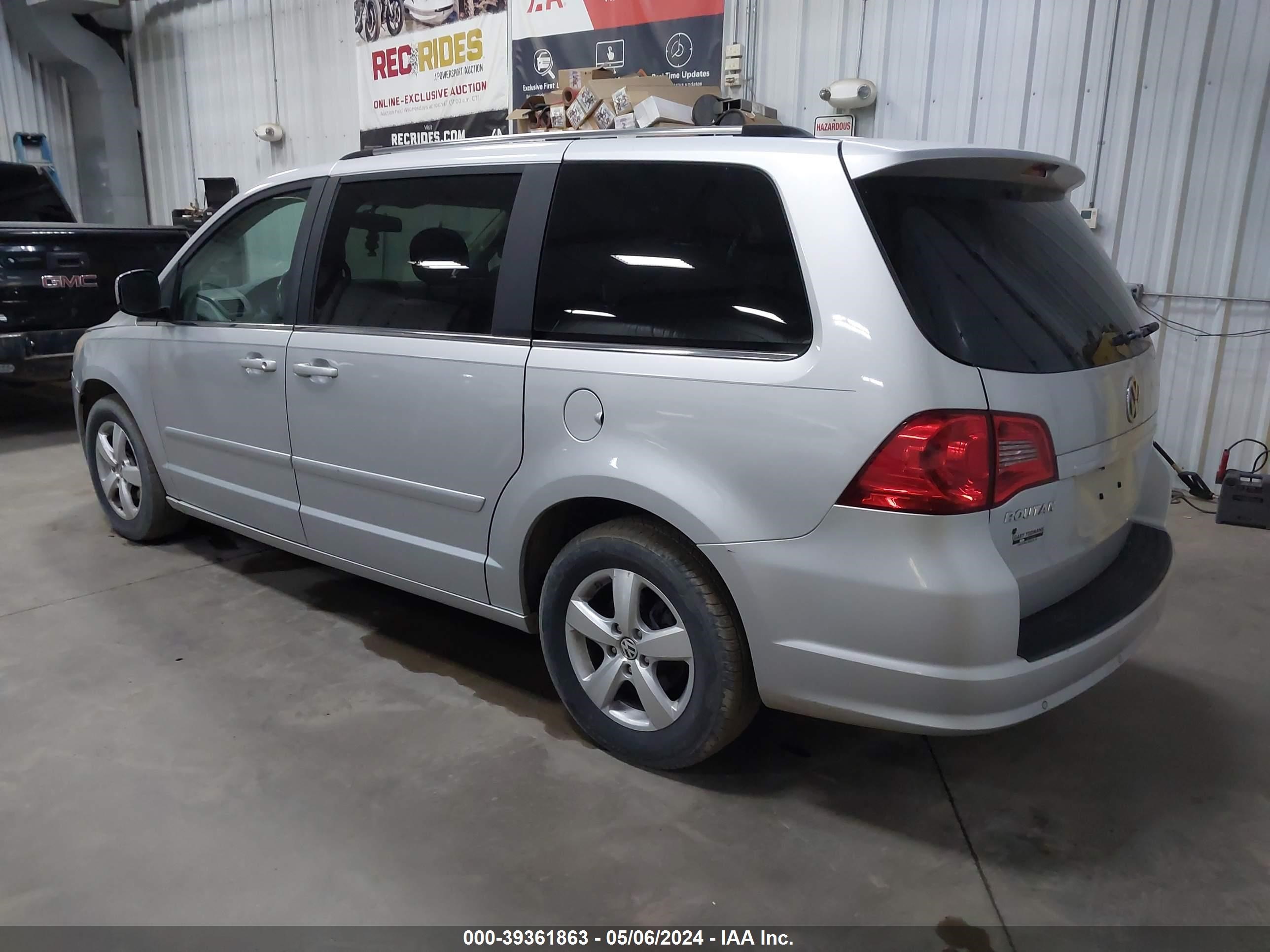 Photo 2 VIN: 2V8HW64X59R522495 - VOLKSWAGEN ROUTAN 