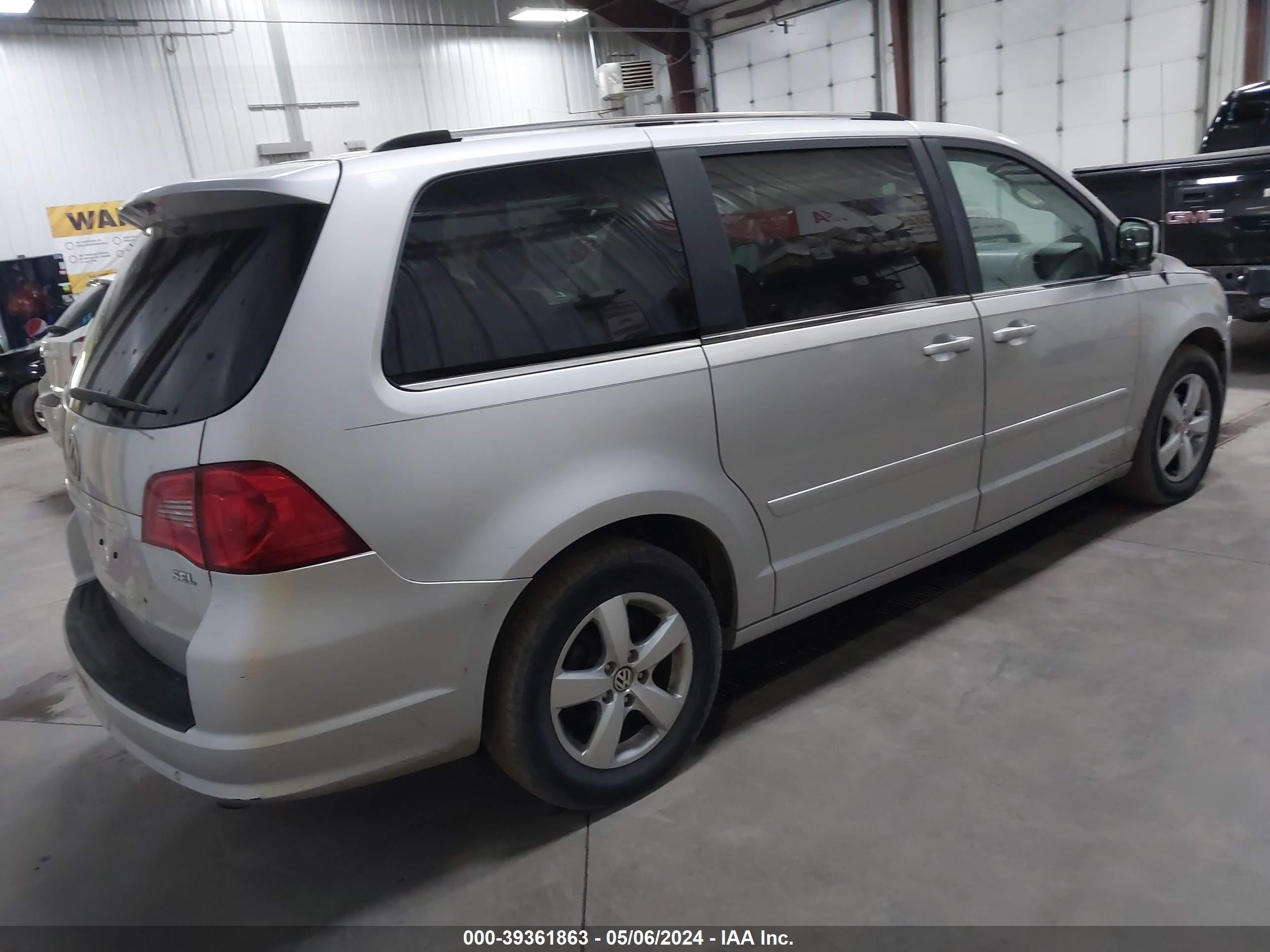 Photo 3 VIN: 2V8HW64X59R522495 - VOLKSWAGEN ROUTAN 