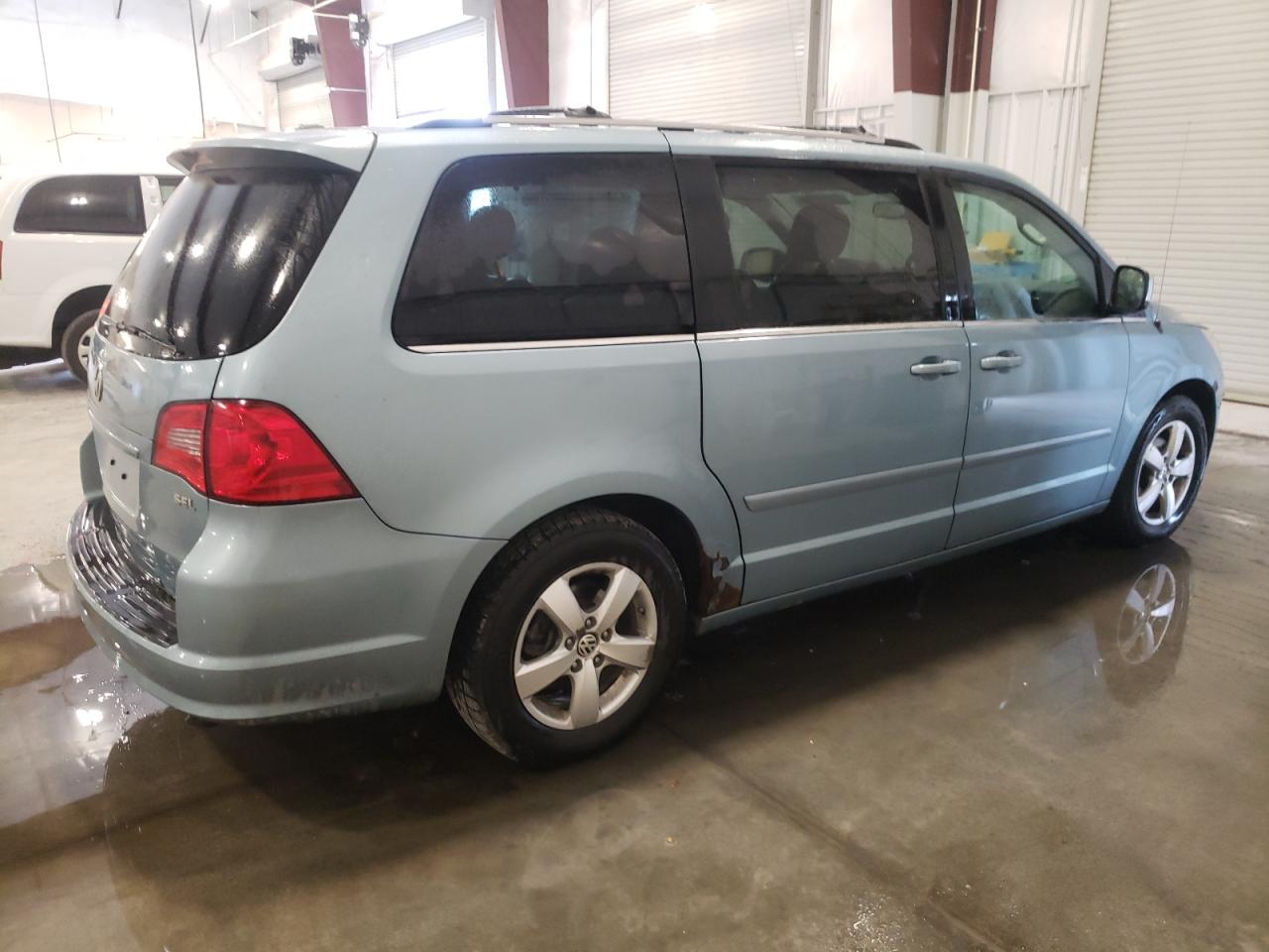 Photo 2 VIN: 2V8HW64X69R541394 - VOLKSWAGEN ROUTAN 