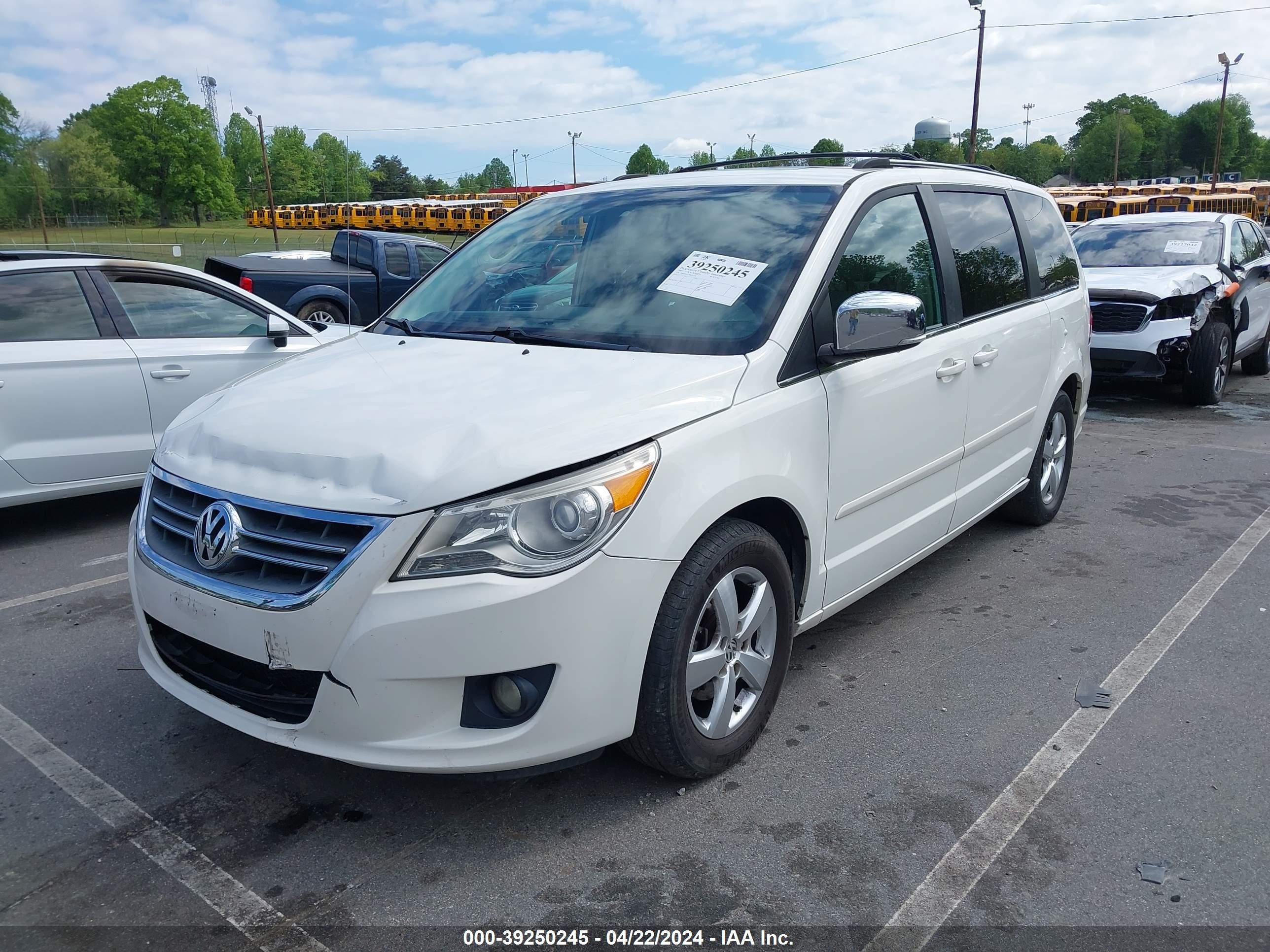 Photo 1 VIN: 2V8HW64X79R501776 - VOLKSWAGEN ROUTAN 