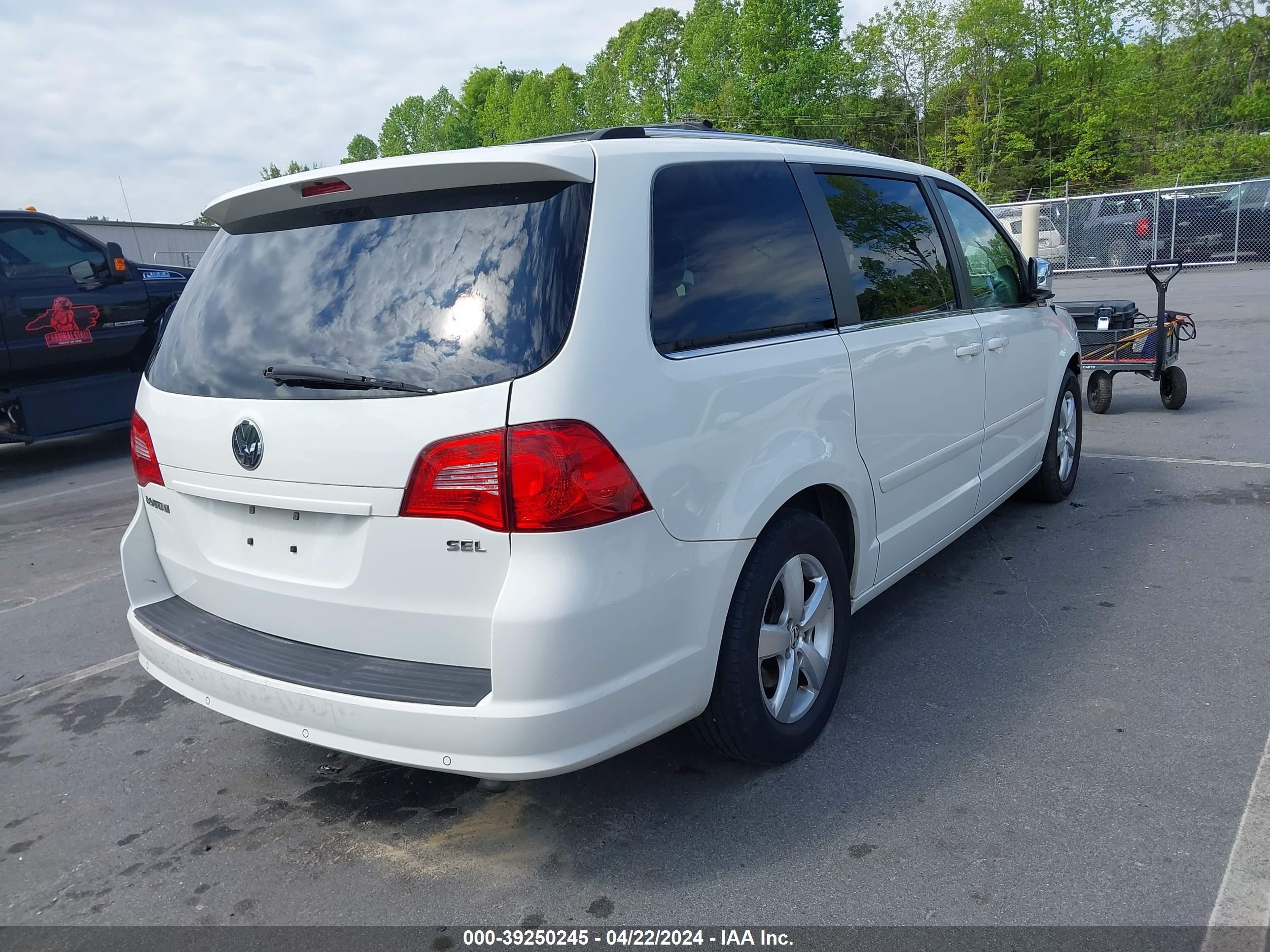 Photo 3 VIN: 2V8HW64X79R501776 - VOLKSWAGEN ROUTAN 