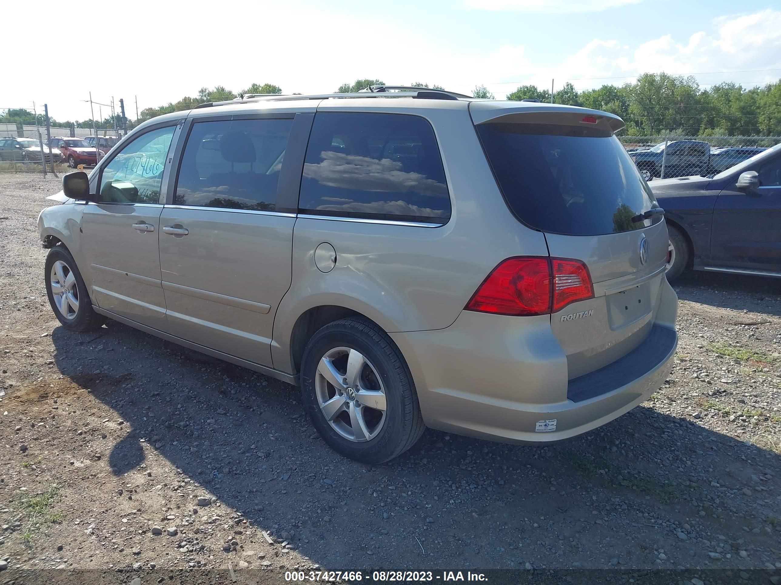 Photo 2 VIN: 2V8HW64X89R541218 - VOLKSWAGEN ROUTAN 