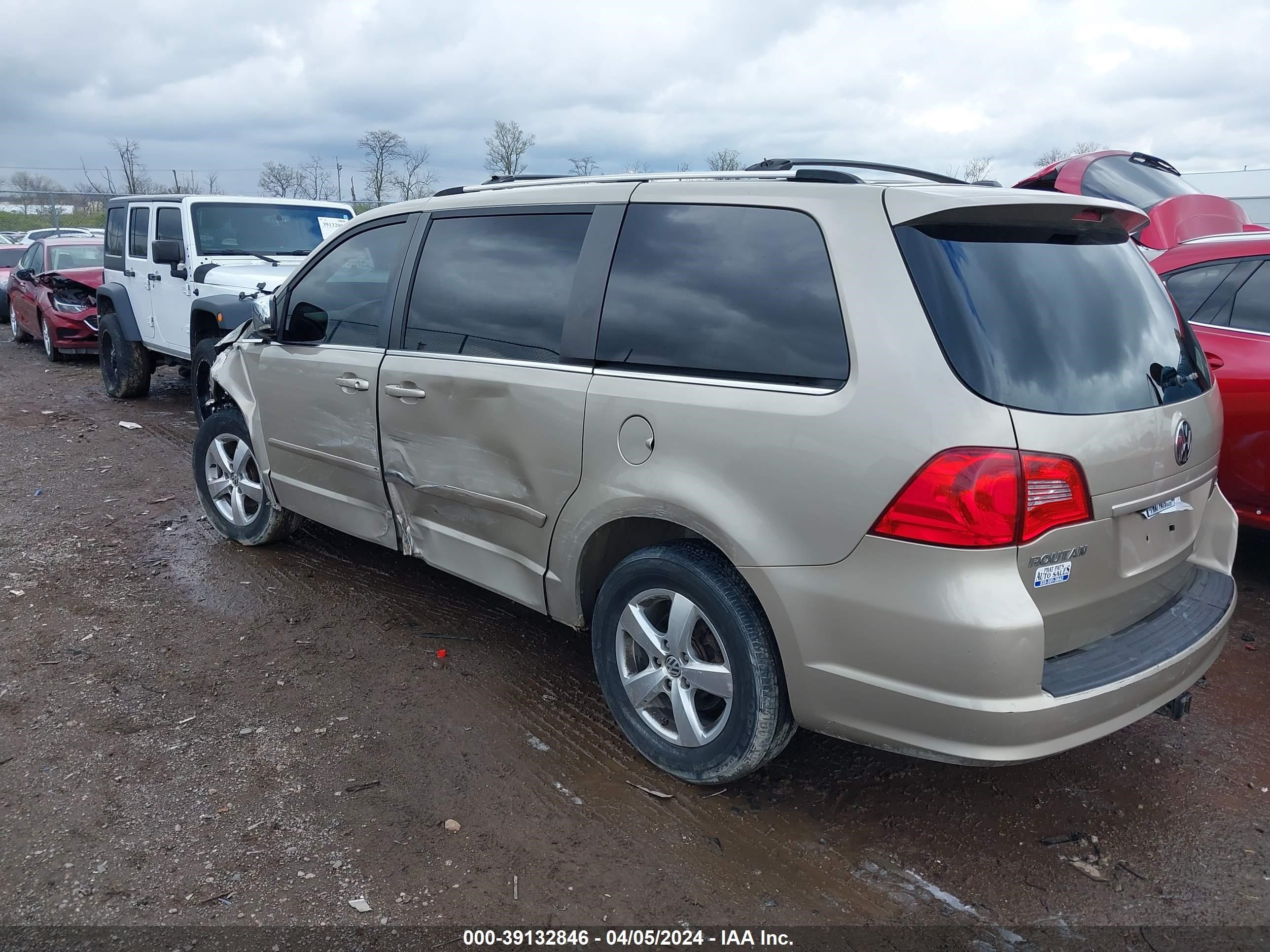 Photo 2 VIN: 2V8HW64X99R500998 - VOLKSWAGEN ROUTAN 