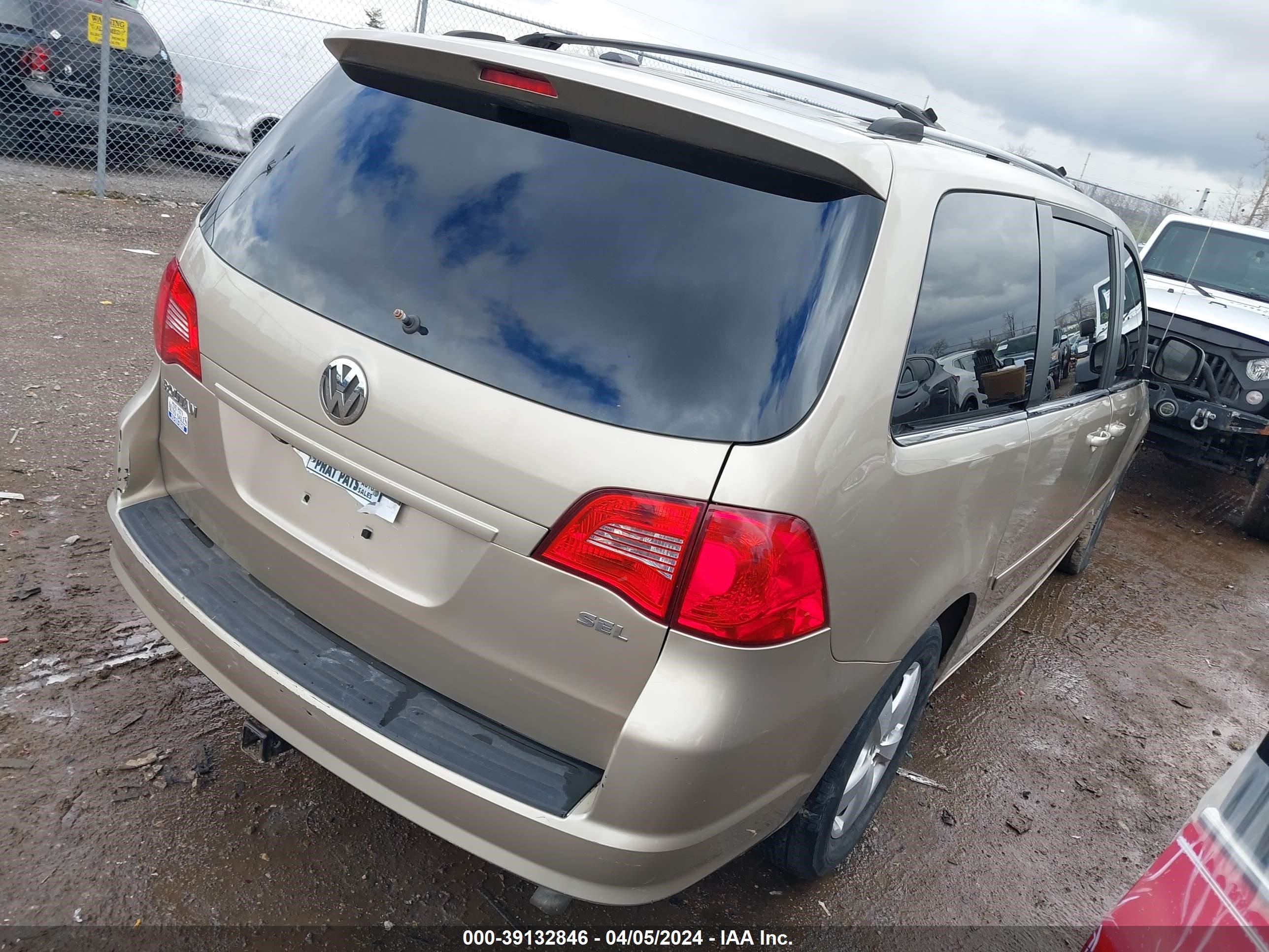 Photo 3 VIN: 2V8HW64X99R500998 - VOLKSWAGEN ROUTAN 