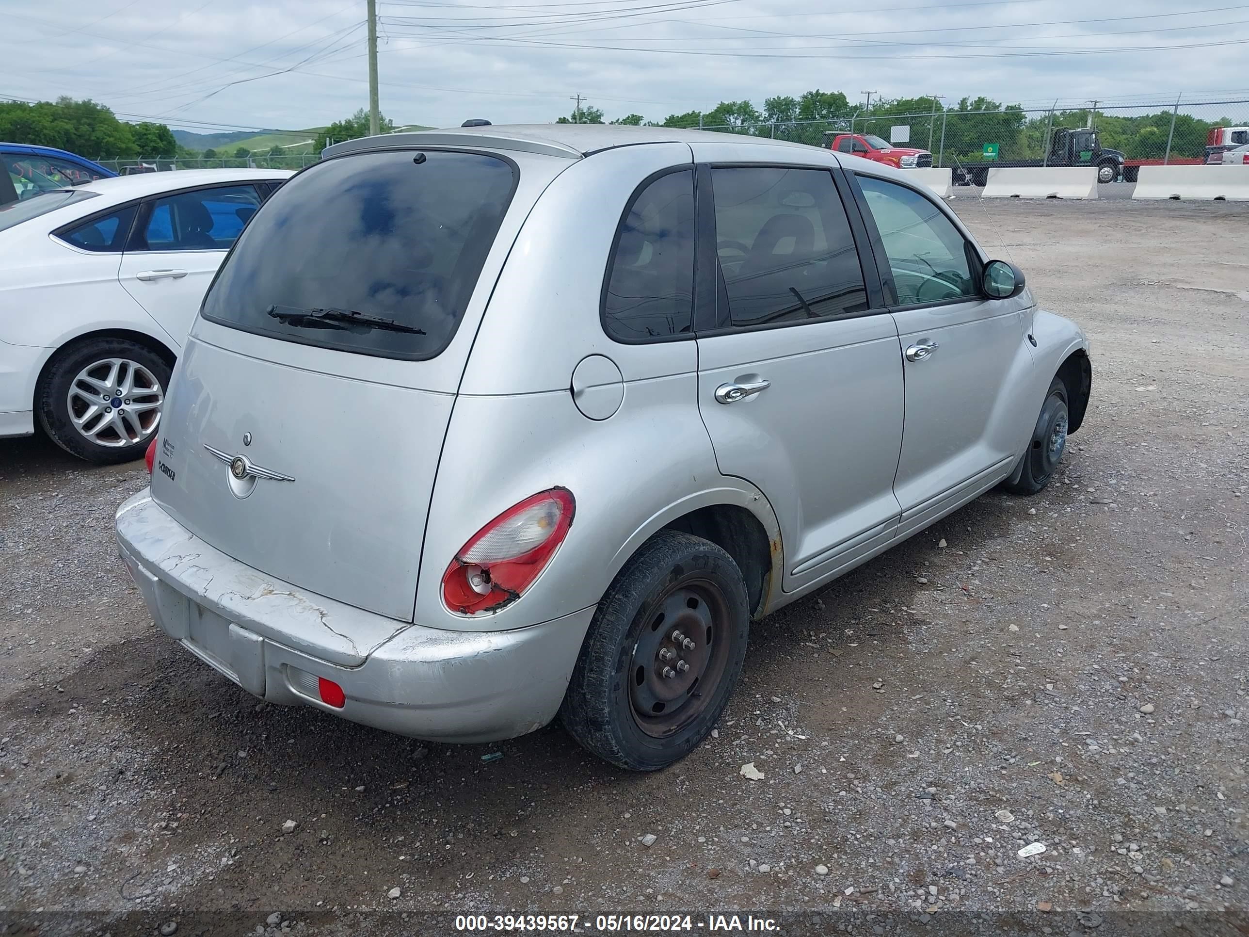 Photo 3 VIN: 3A4FY48B37T548789 - CHRYSLER PT CRUISER 