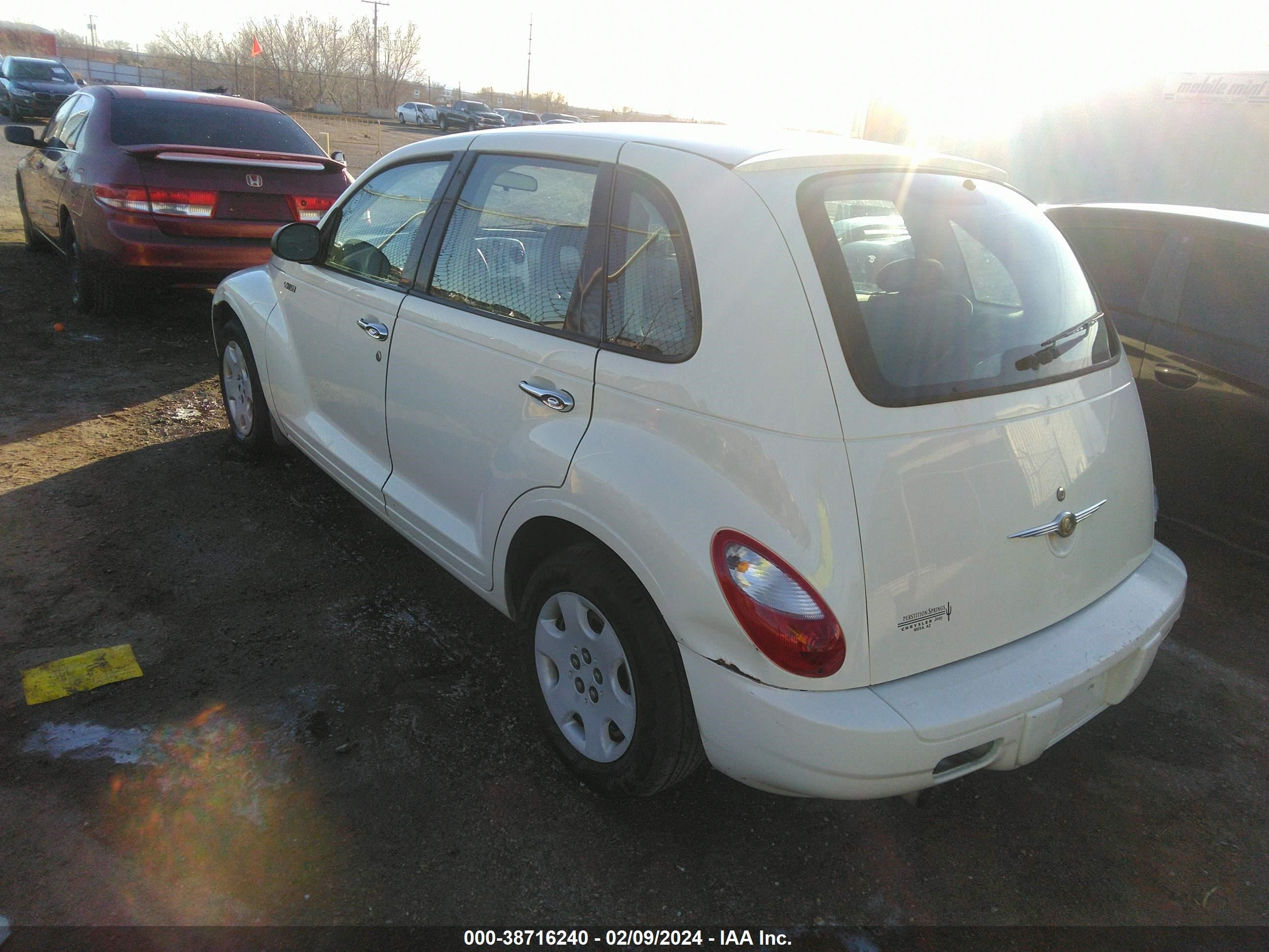 Photo 2 VIN: 3A4FY48BX6T309660 - CHRYSLER PT CRUISER 