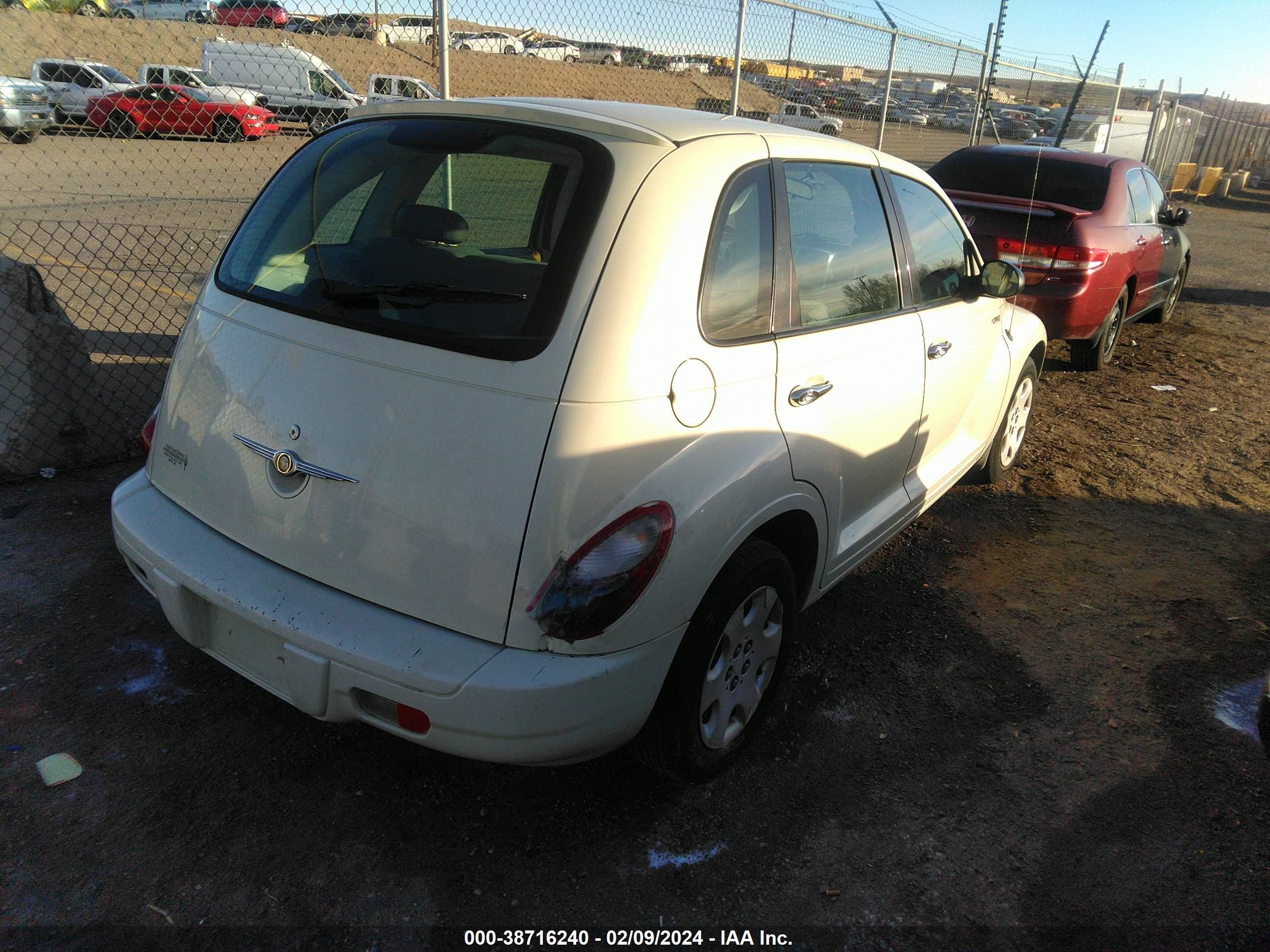 Photo 3 VIN: 3A4FY48BX6T309660 - CHRYSLER PT CRUISER 