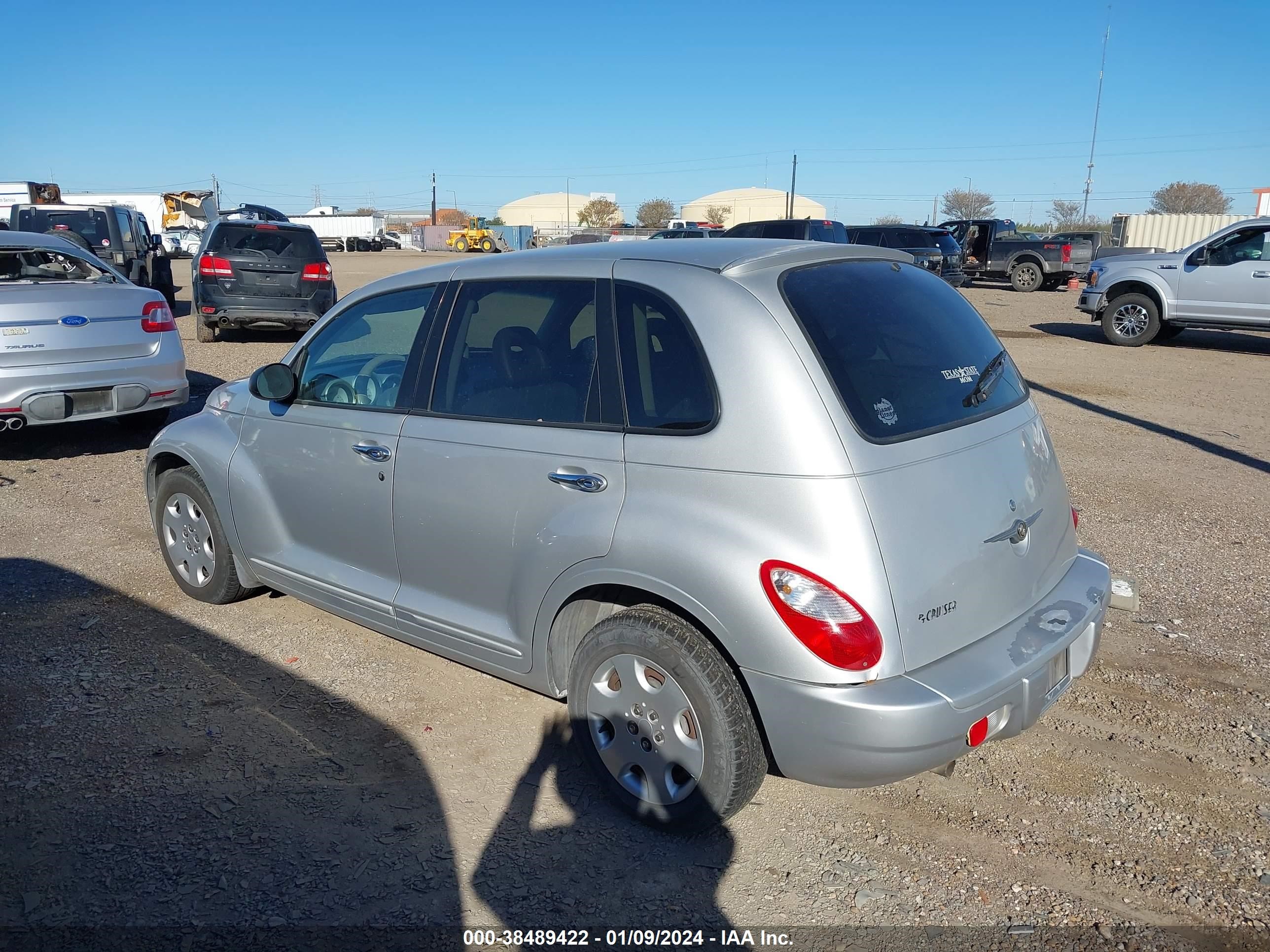 Photo 2 VIN: 3A4FY48BX7T561863 - CHRYSLER PT CRUISER 