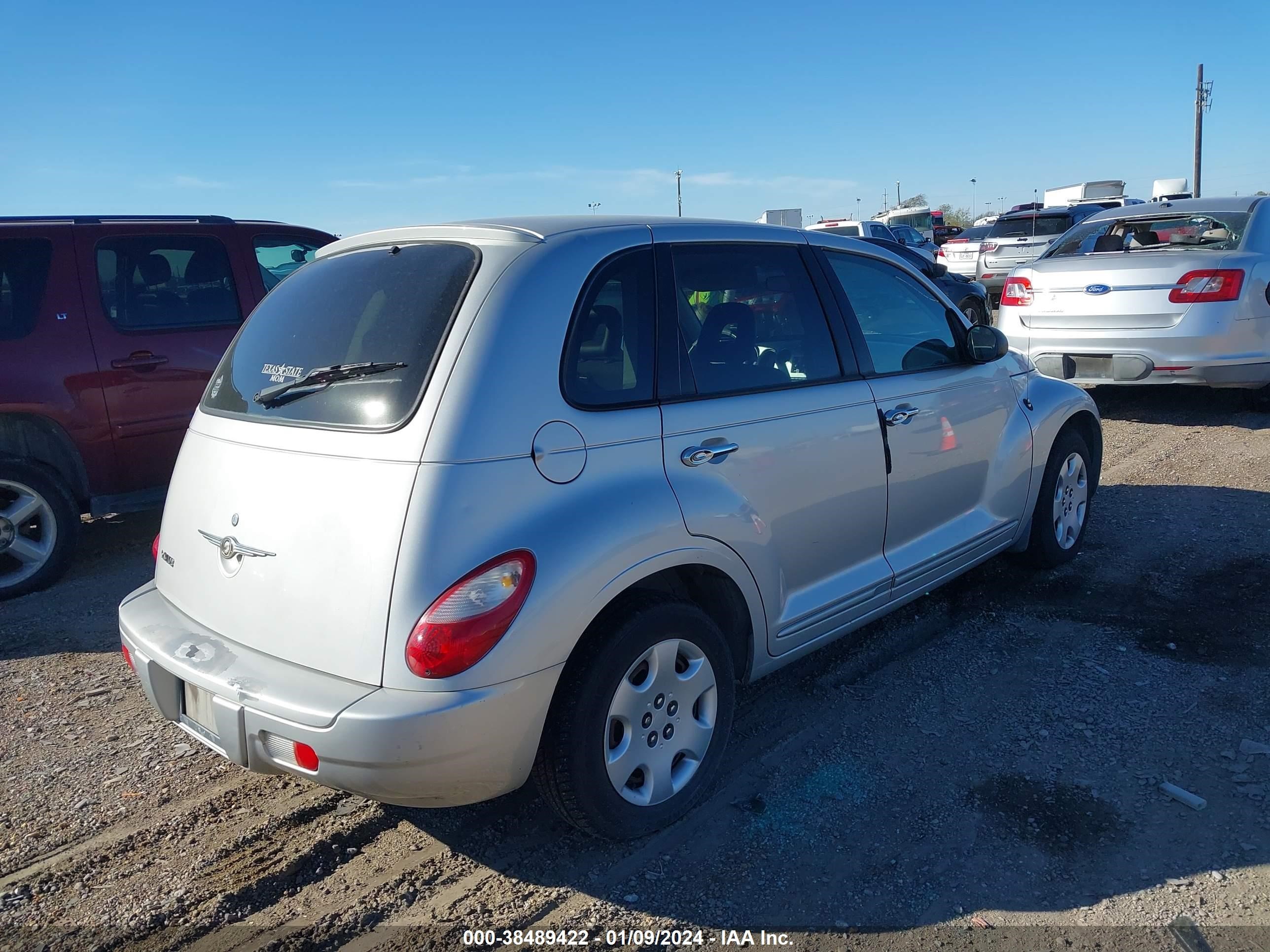 Photo 3 VIN: 3A4FY48BX7T561863 - CHRYSLER PT CRUISER 