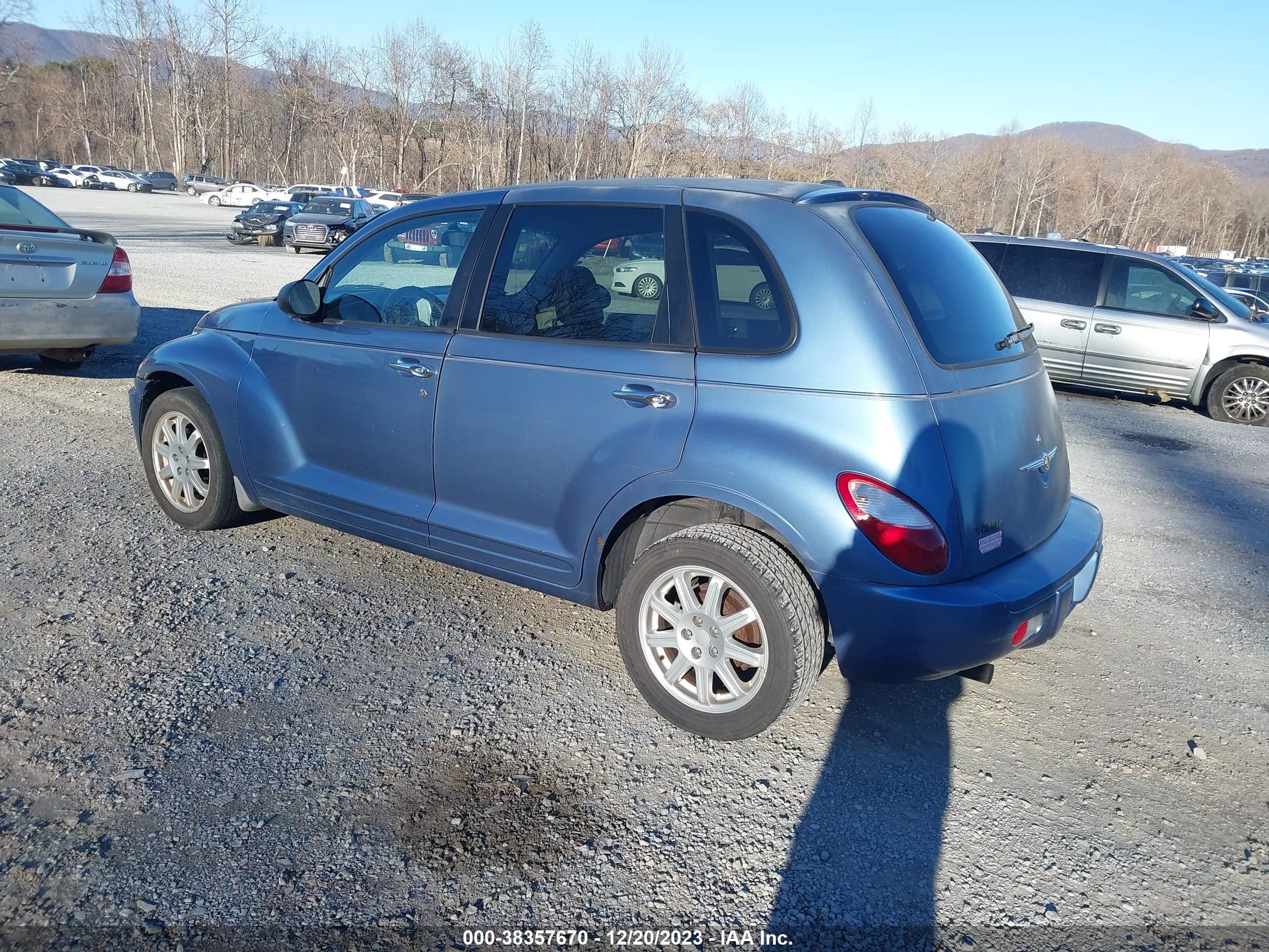 Photo 2 VIN: 3A4FY58B07T608517 - CHRYSLER PT CRUISER 