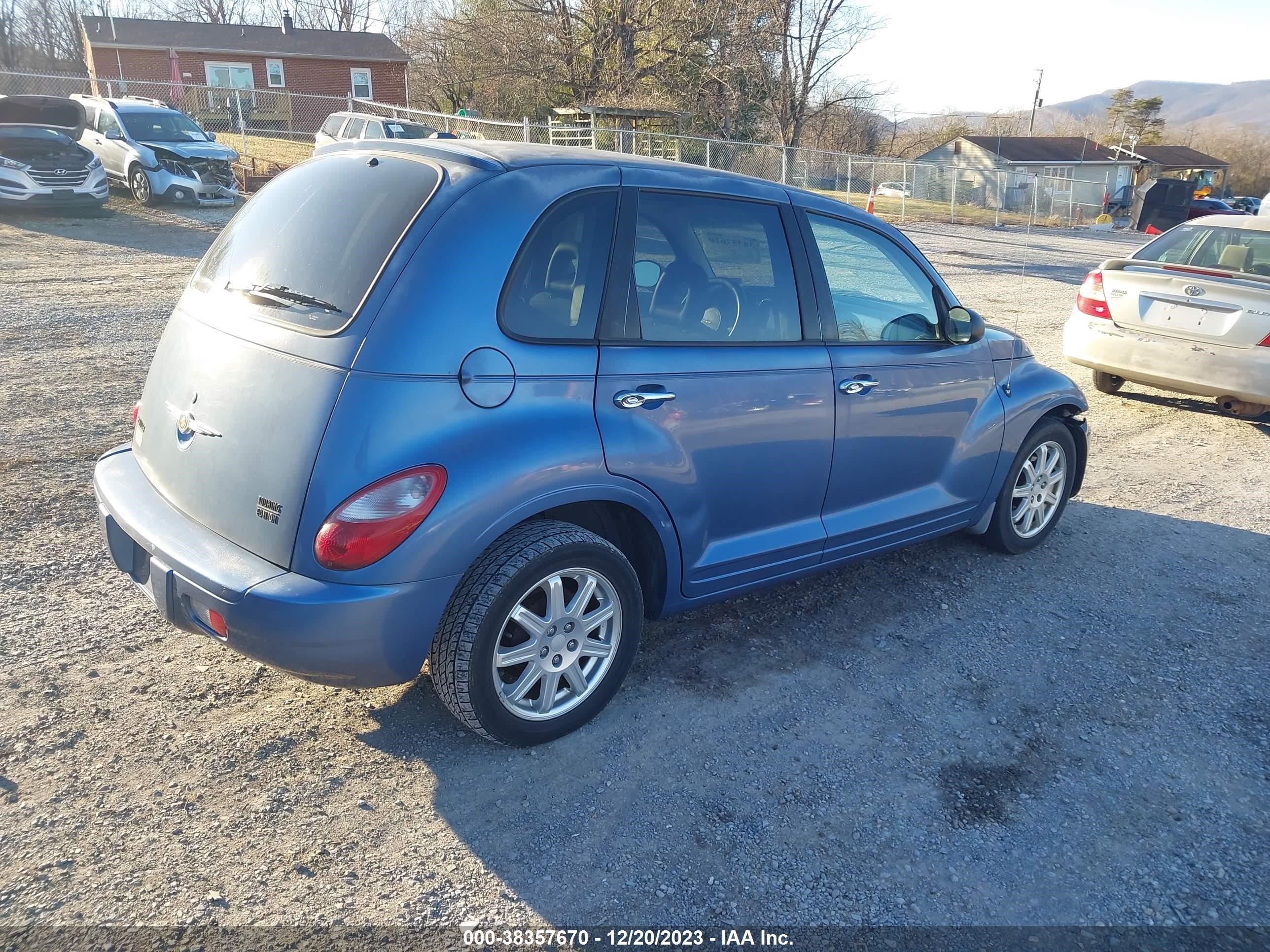 Photo 3 VIN: 3A4FY58B07T608517 - CHRYSLER PT CRUISER 