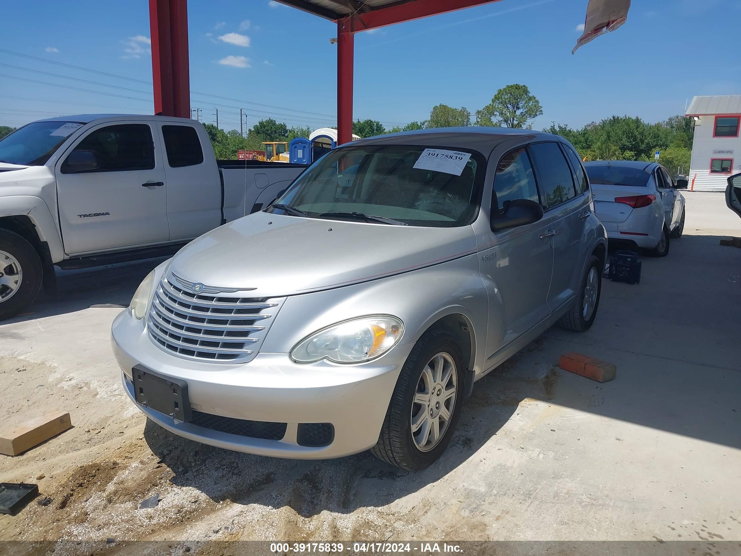 Photo 1 VIN: 3A4FY58B16T352290 - CHRYSLER PT CRUISER 