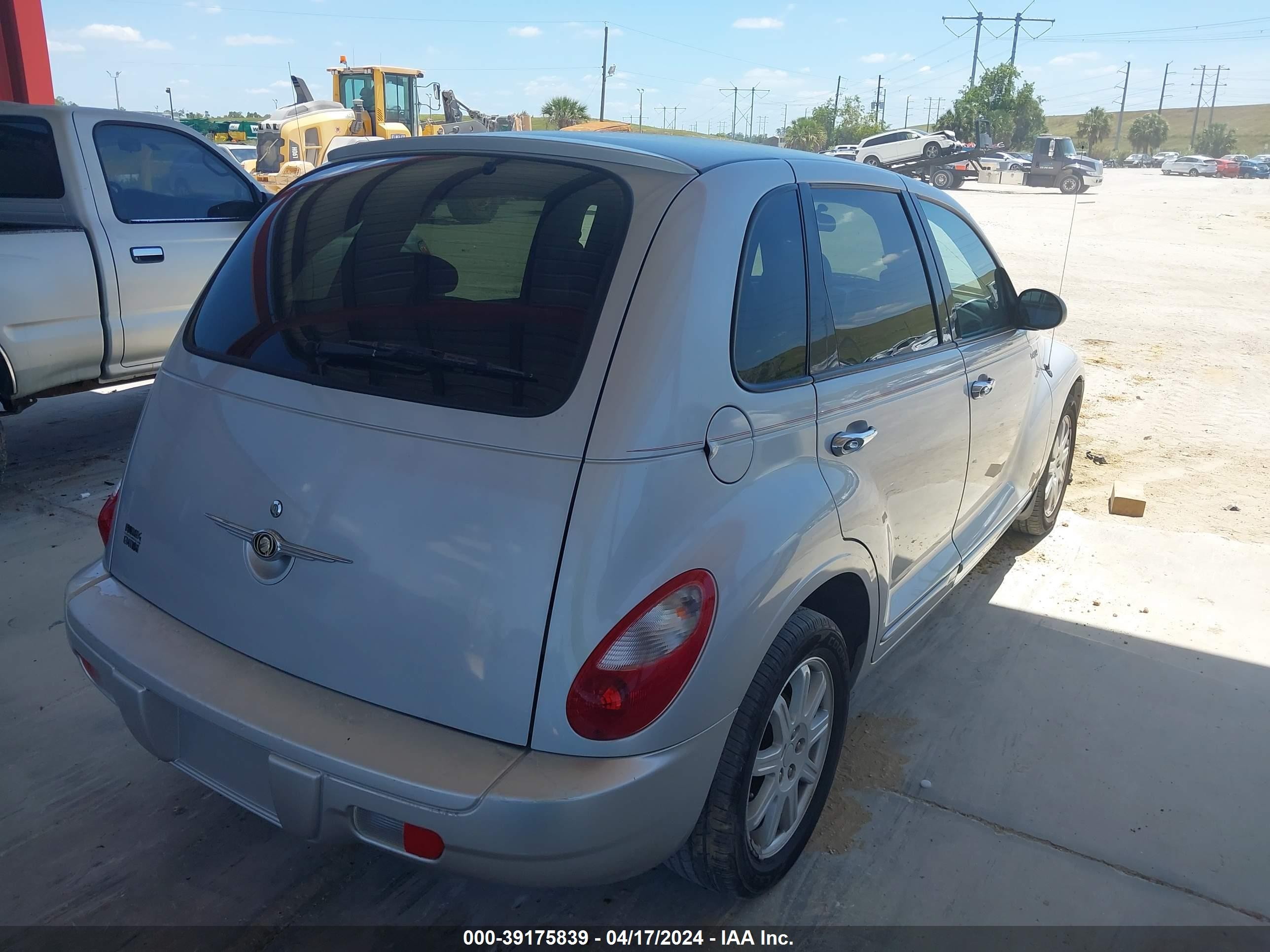 Photo 3 VIN: 3A4FY58B16T352290 - CHRYSLER PT CRUISER 