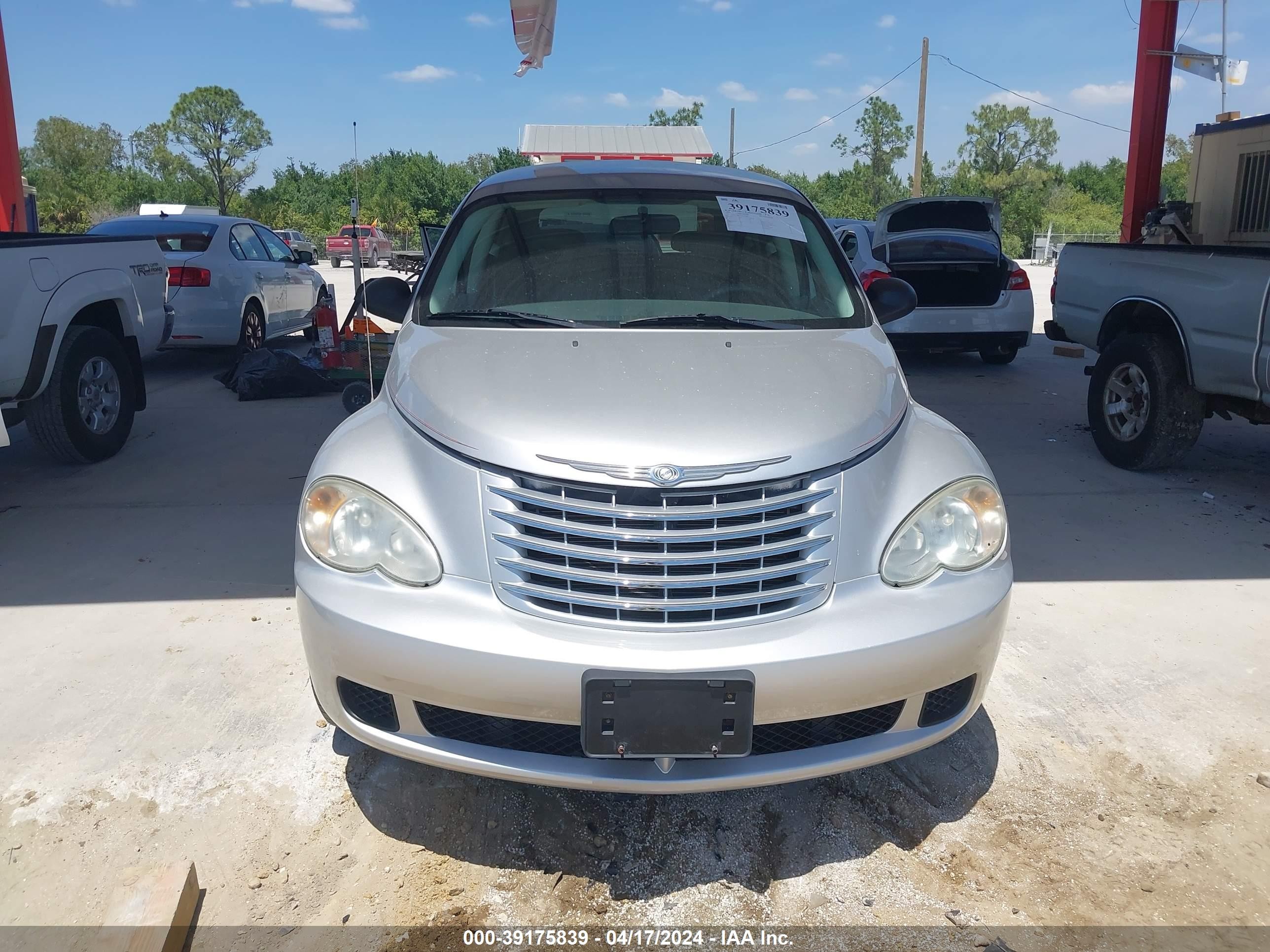 Photo 5 VIN: 3A4FY58B16T352290 - CHRYSLER PT CRUISER 