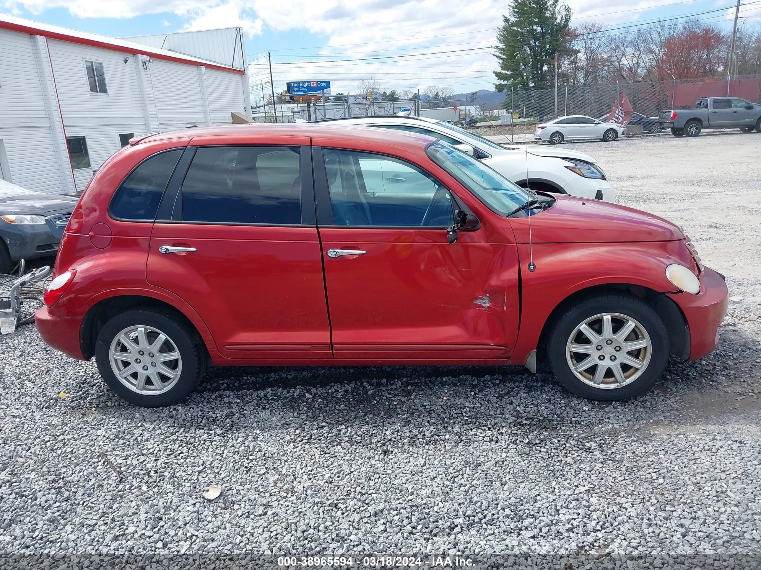 Photo 12 VIN: 3A4FY58B17T576919 - CHRYSLER PT CRUISER 