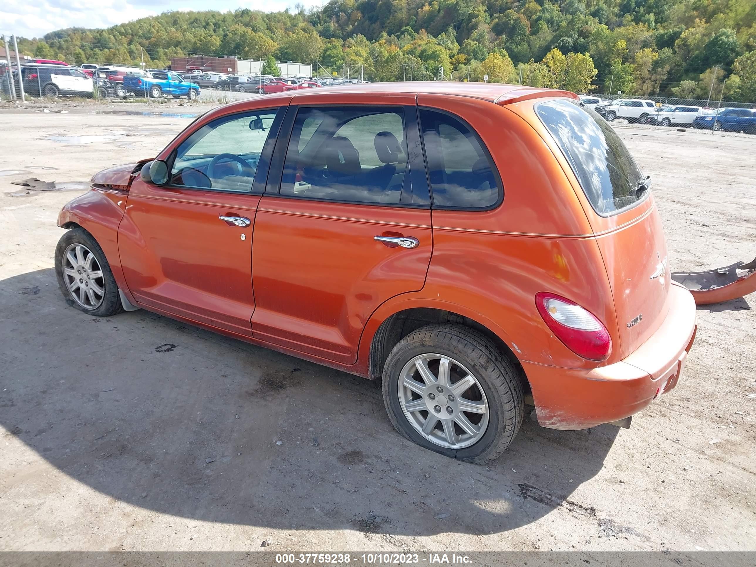 Photo 2 VIN: 3A4FY58B37T605448 - CHRYSLER PT CRUISER 