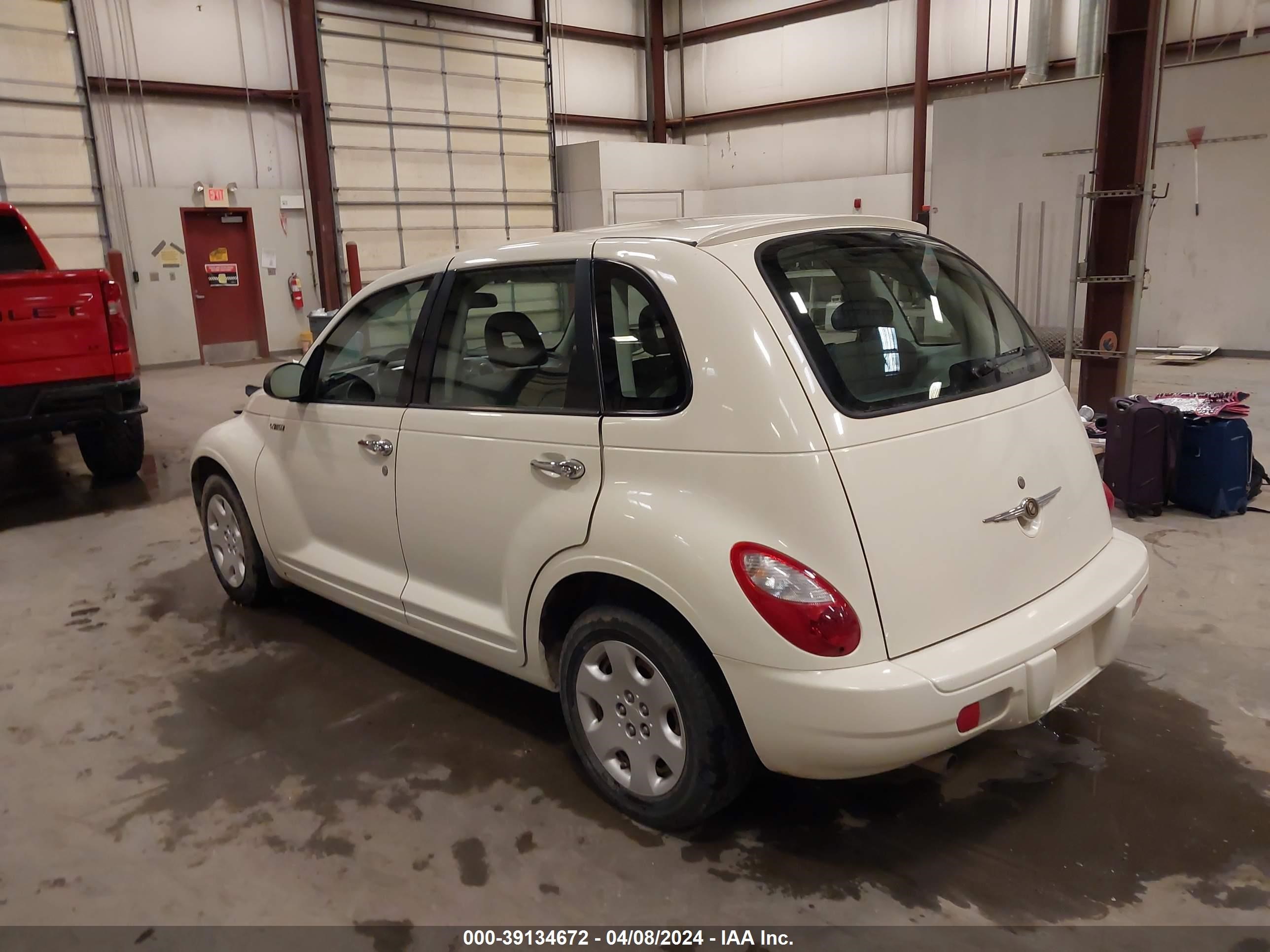 Photo 2 VIN: 3A4FY58B56T348663 - CHRYSLER PT CRUISER 