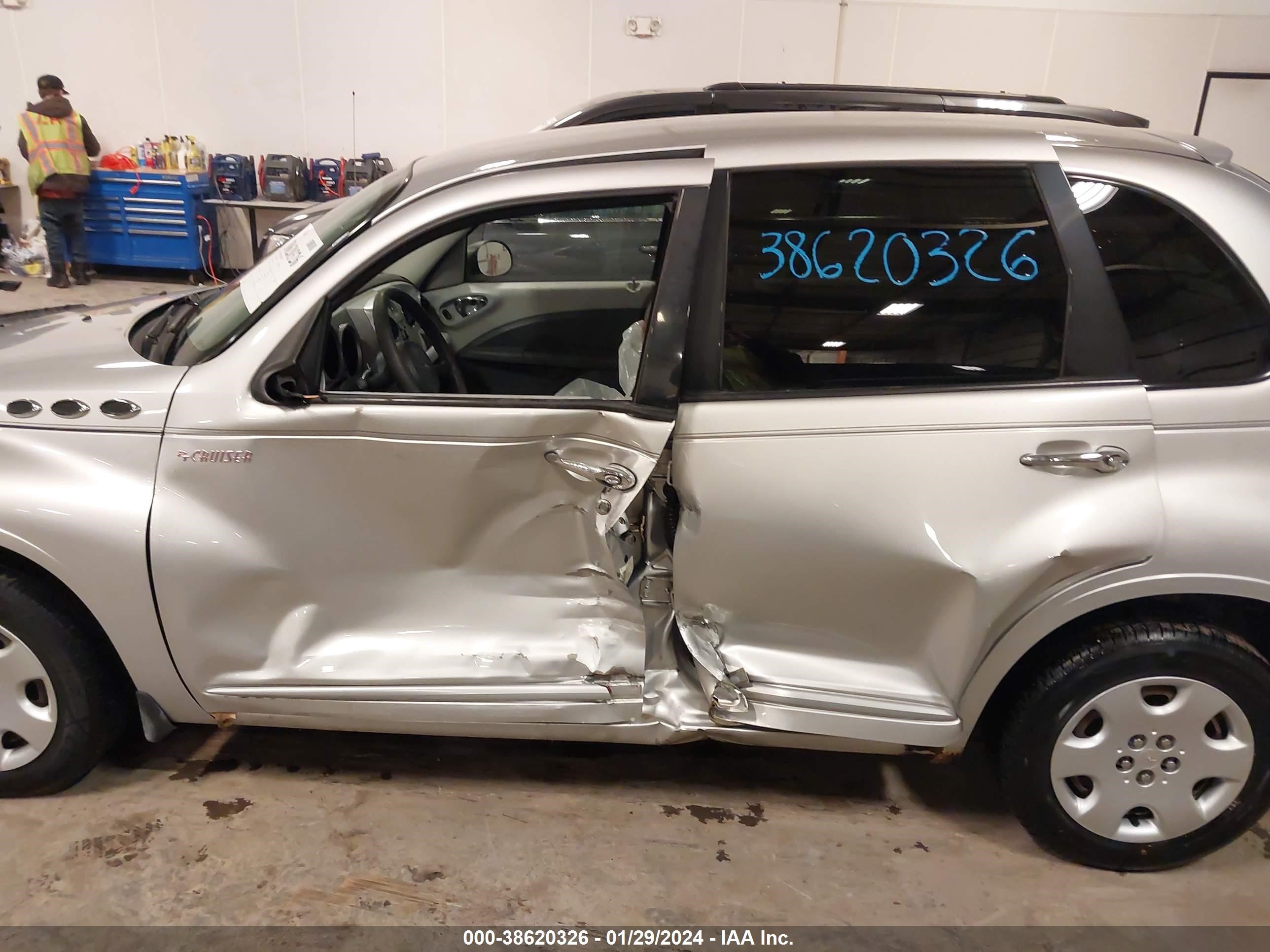 Photo 14 VIN: 3A4FY58B57T575580 - CHRYSLER PT CRUISER 