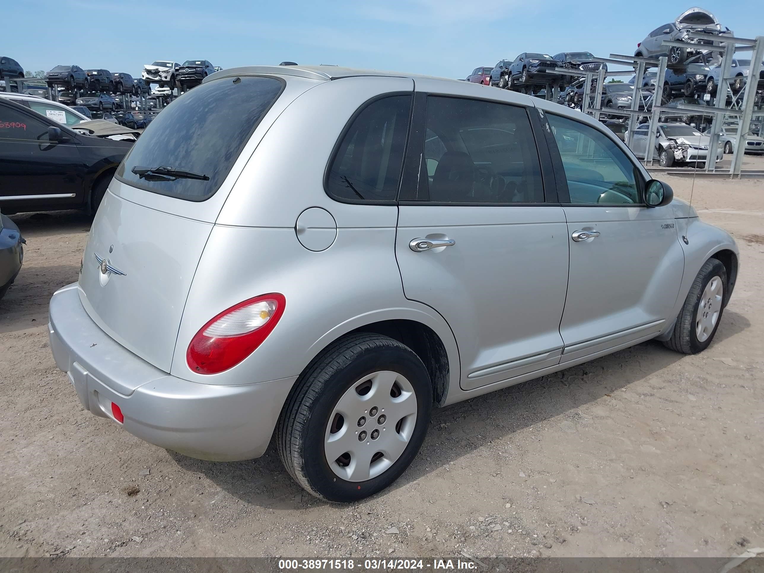 Photo 3 VIN: 3A4FY58B66T207147 - CHRYSLER PT CRUISER 