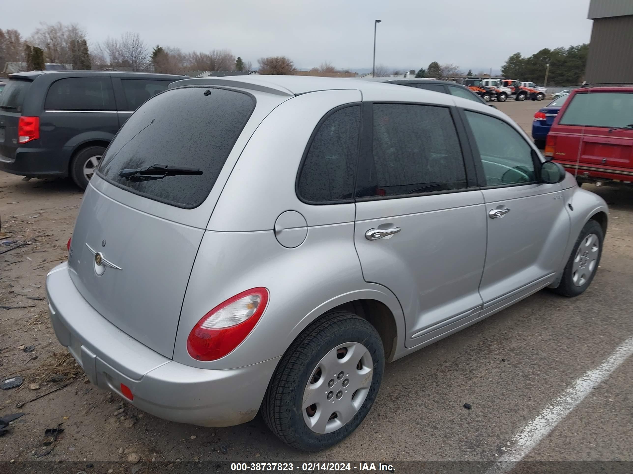 Photo 3 VIN: 3A4FY58B86T364663 - CHRYSLER PT CRUISER 