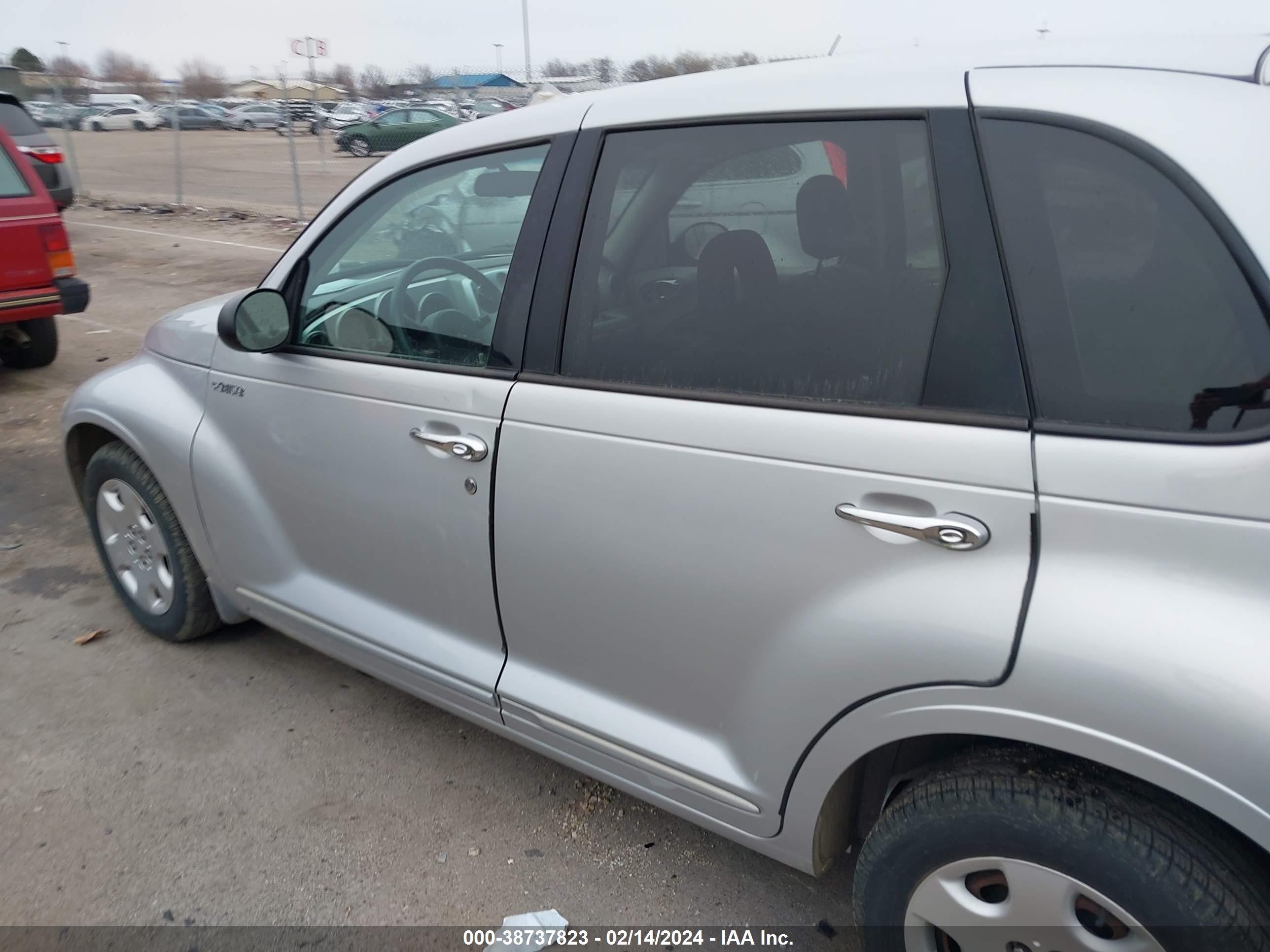 Photo 5 VIN: 3A4FY58B86T364663 - CHRYSLER PT CRUISER 