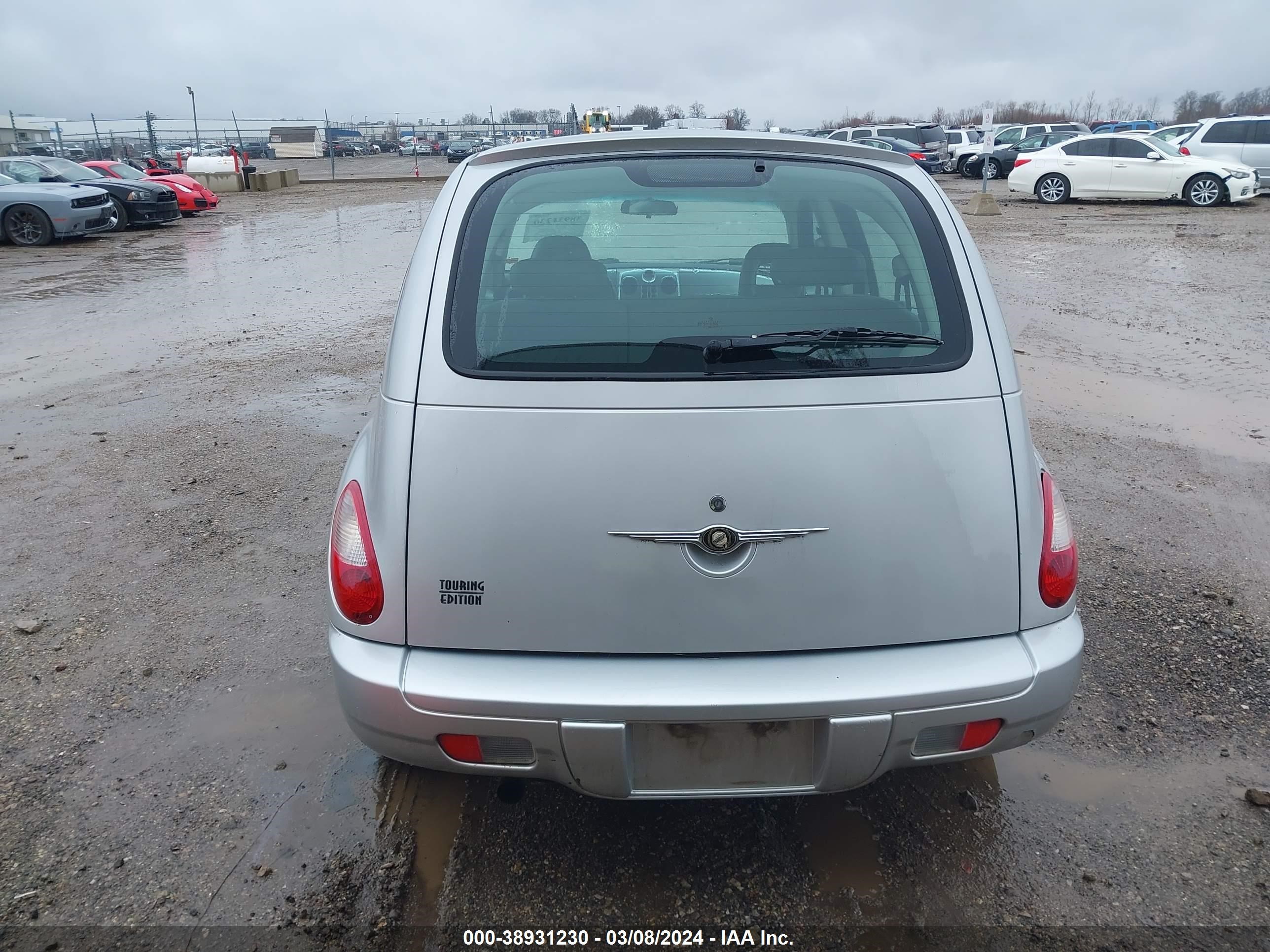 Photo 11 VIN: 3A4FY58BX6T350036 - CHRYSLER PT CRUISER 