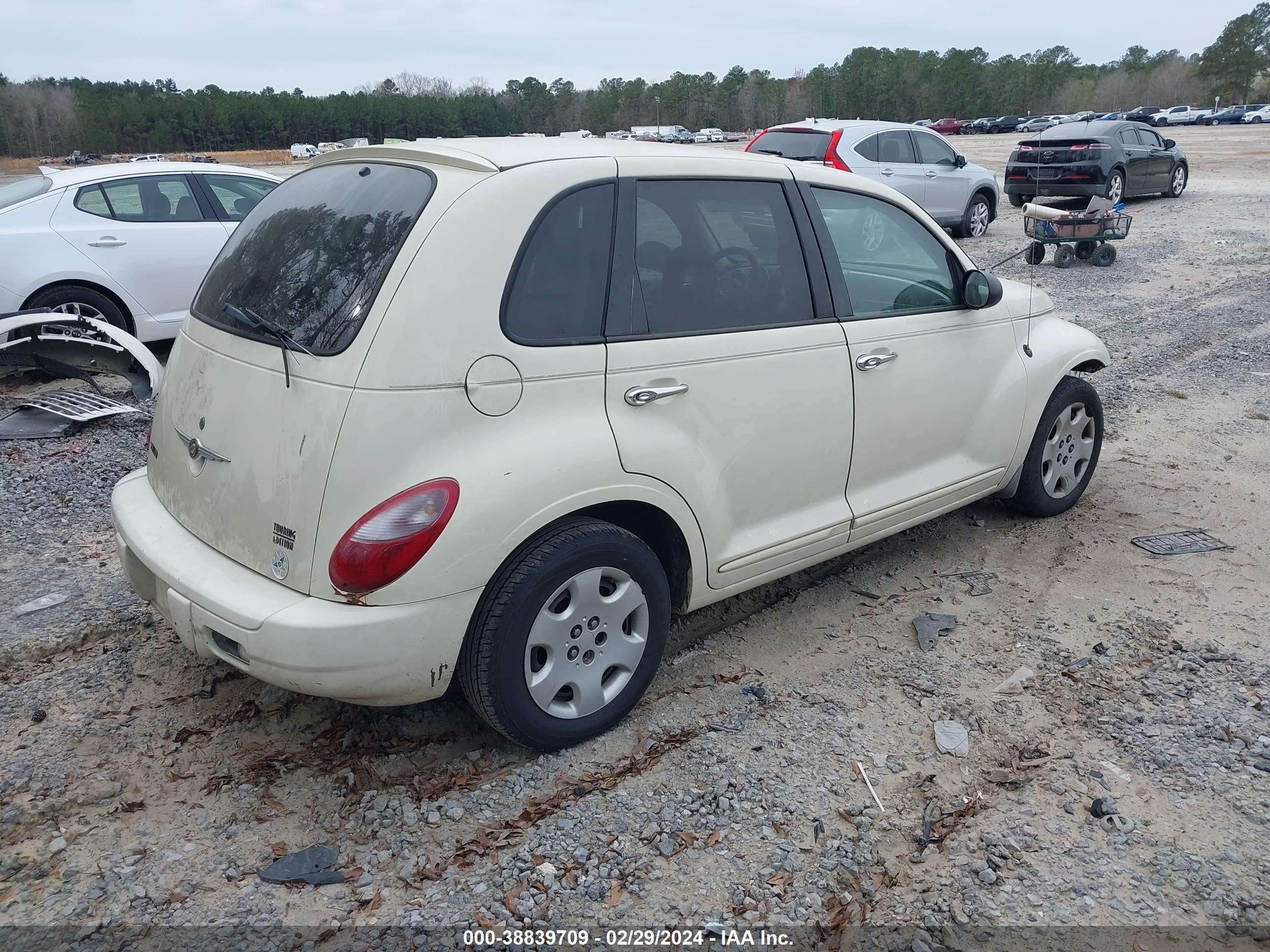 Photo 3 VIN: 3A4FY58BX7T511180 - CHRYSLER PT CRUISER 