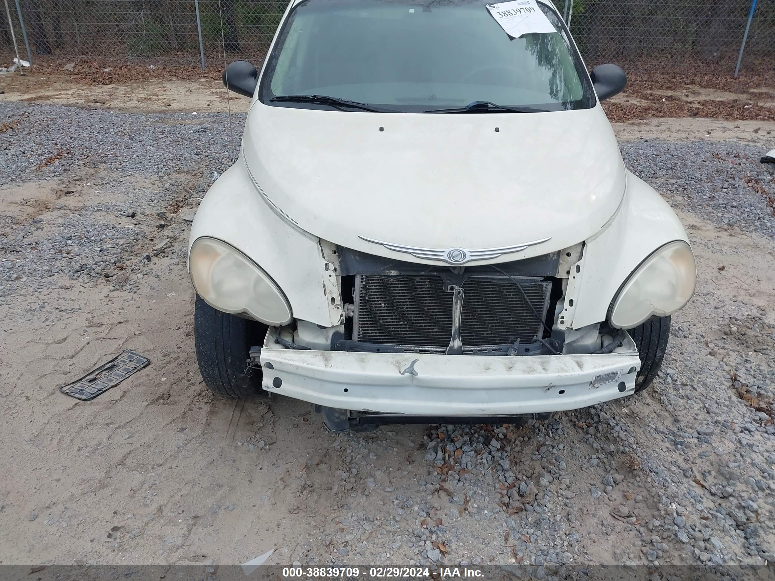 Photo 5 VIN: 3A4FY58BX7T511180 - CHRYSLER PT CRUISER 