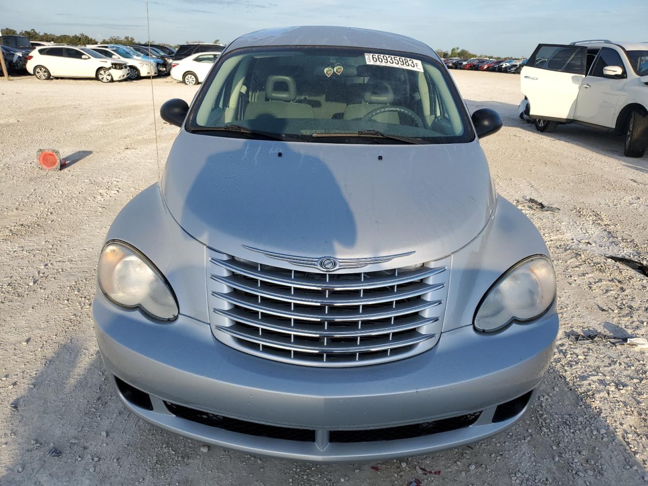 Photo 4 VIN: 3A4FY58BX7T553851 - CHRYSLER PT CRUISER 