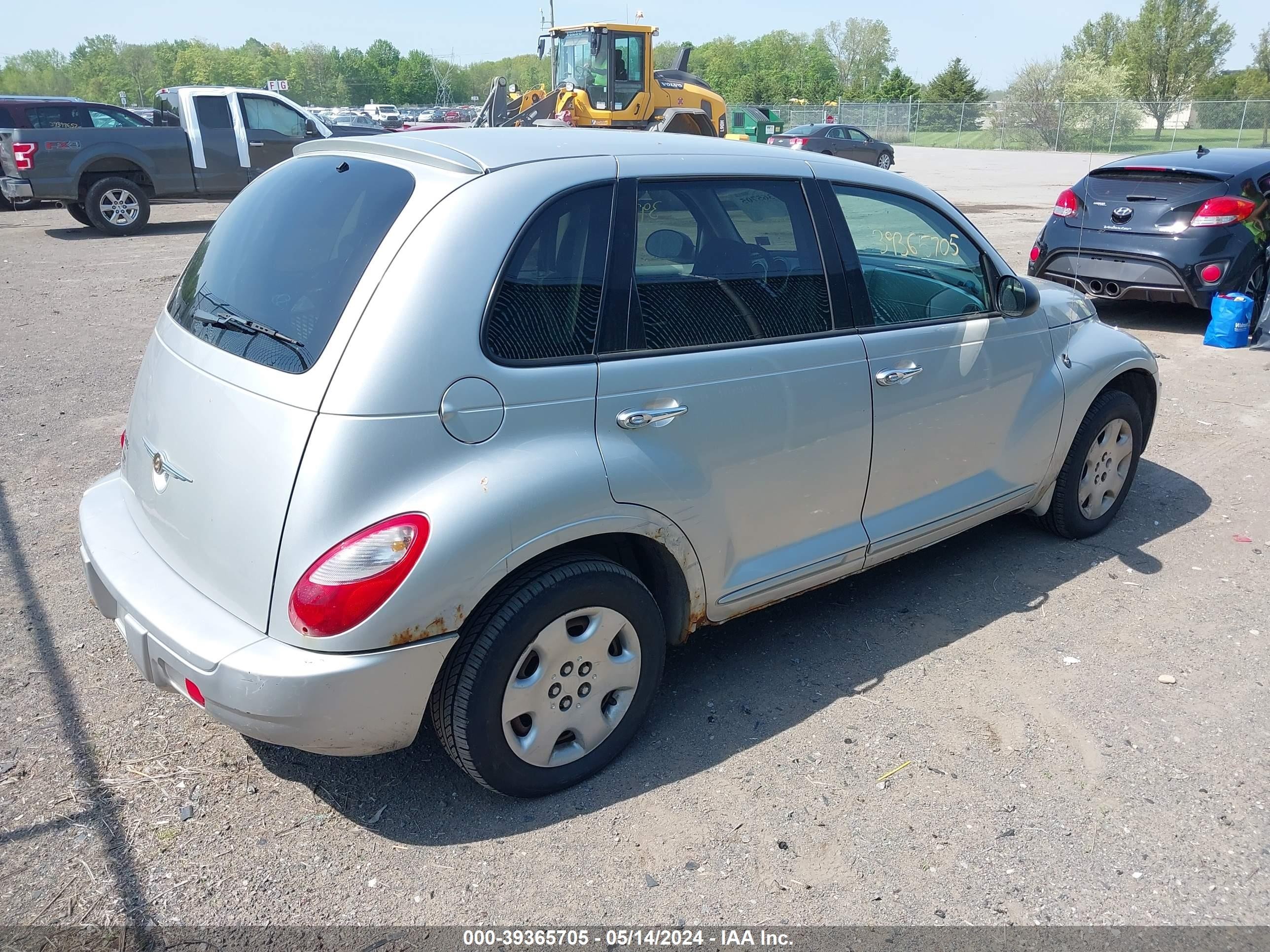 Photo 3 VIN: 3A8FY48999T532353 - CHRYSLER PT CRUISER 