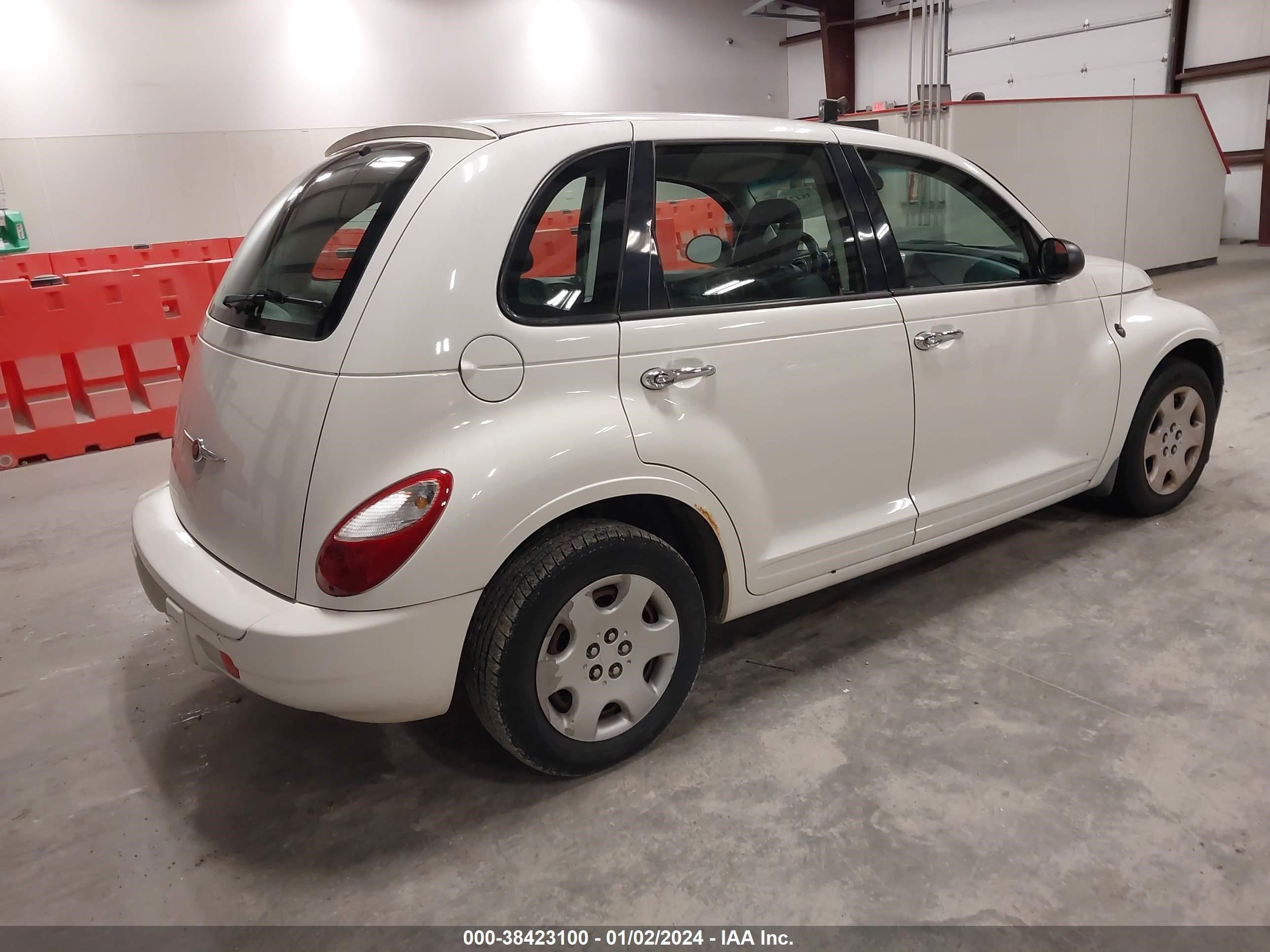 Photo 3 VIN: 3A8FY489X9T615953 - CHRYSLER PT CRUISER 