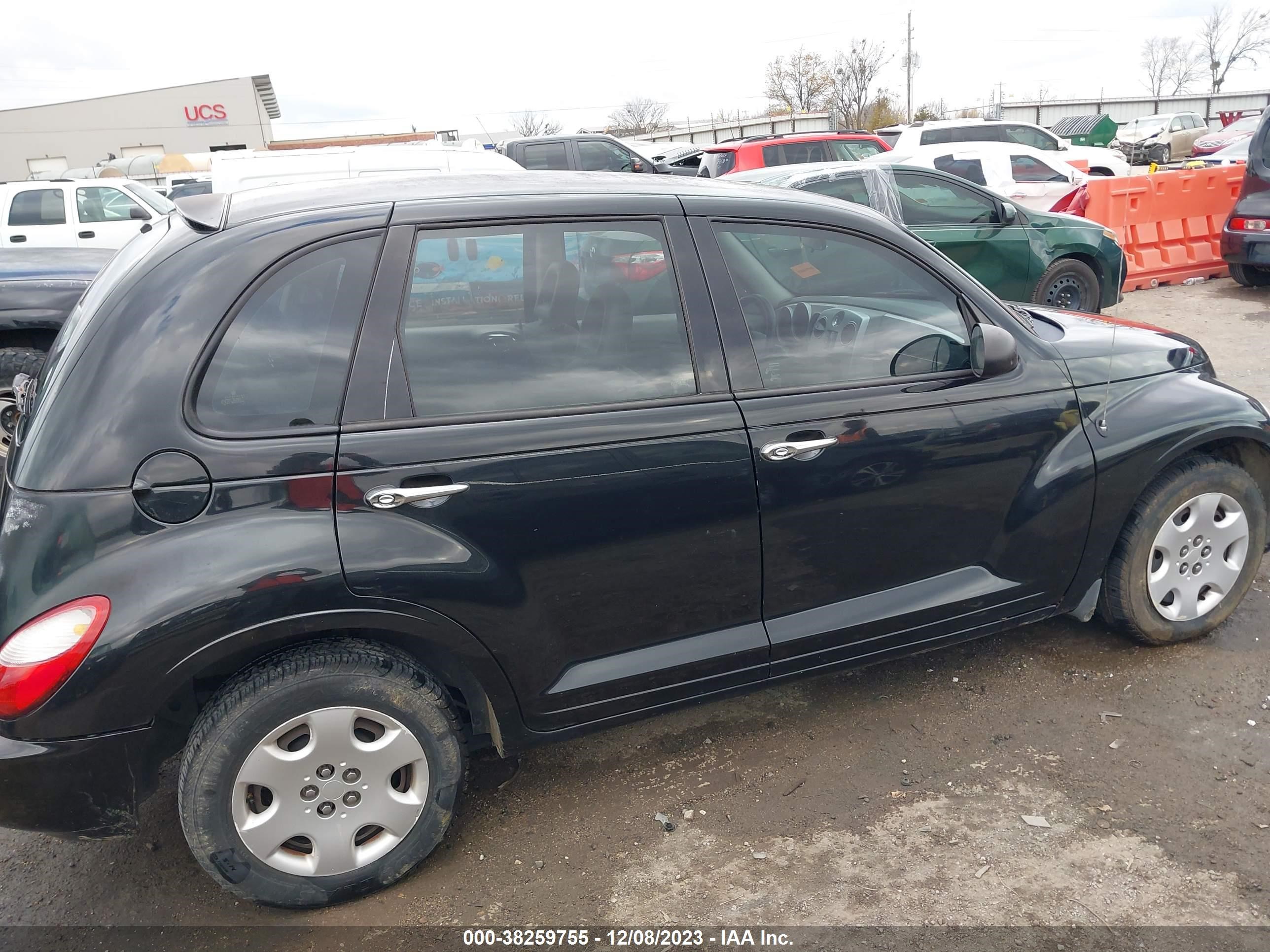 Photo 12 VIN: 3A8FY48B38T136808 - CHRYSLER PT CRUISER 