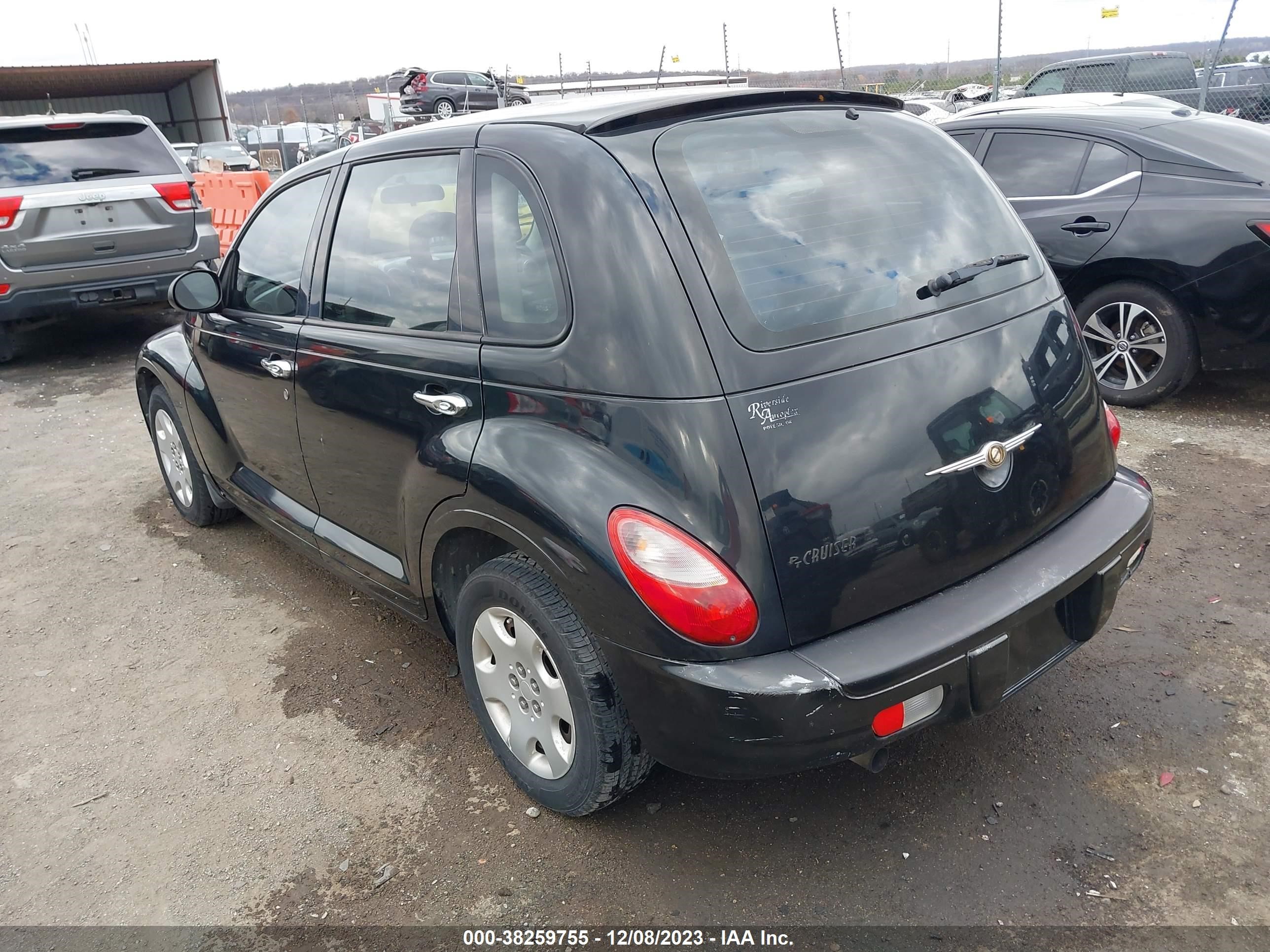 Photo 2 VIN: 3A8FY48B38T136808 - CHRYSLER PT CRUISER 