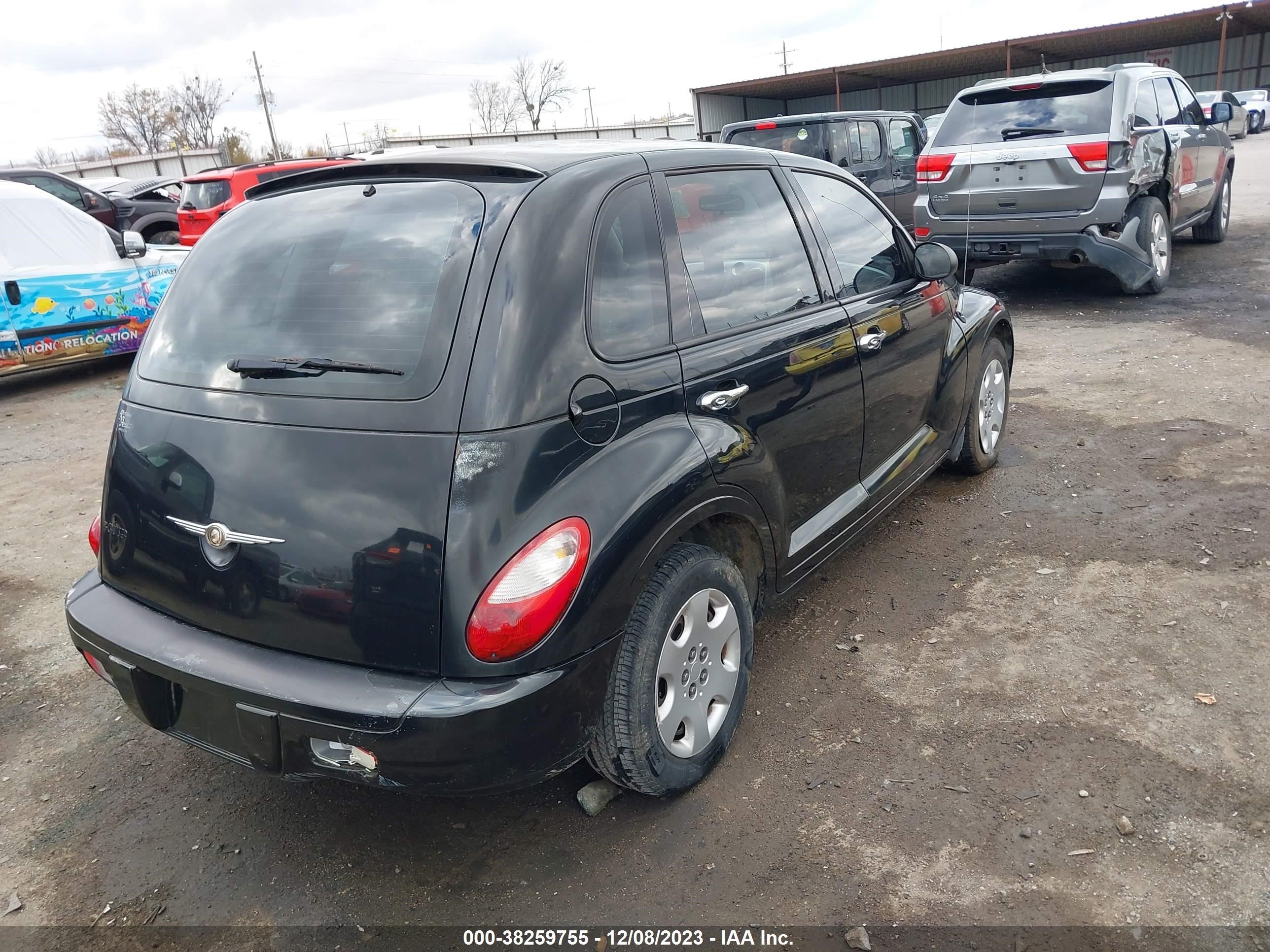 Photo 3 VIN: 3A8FY48B38T136808 - CHRYSLER PT CRUISER 