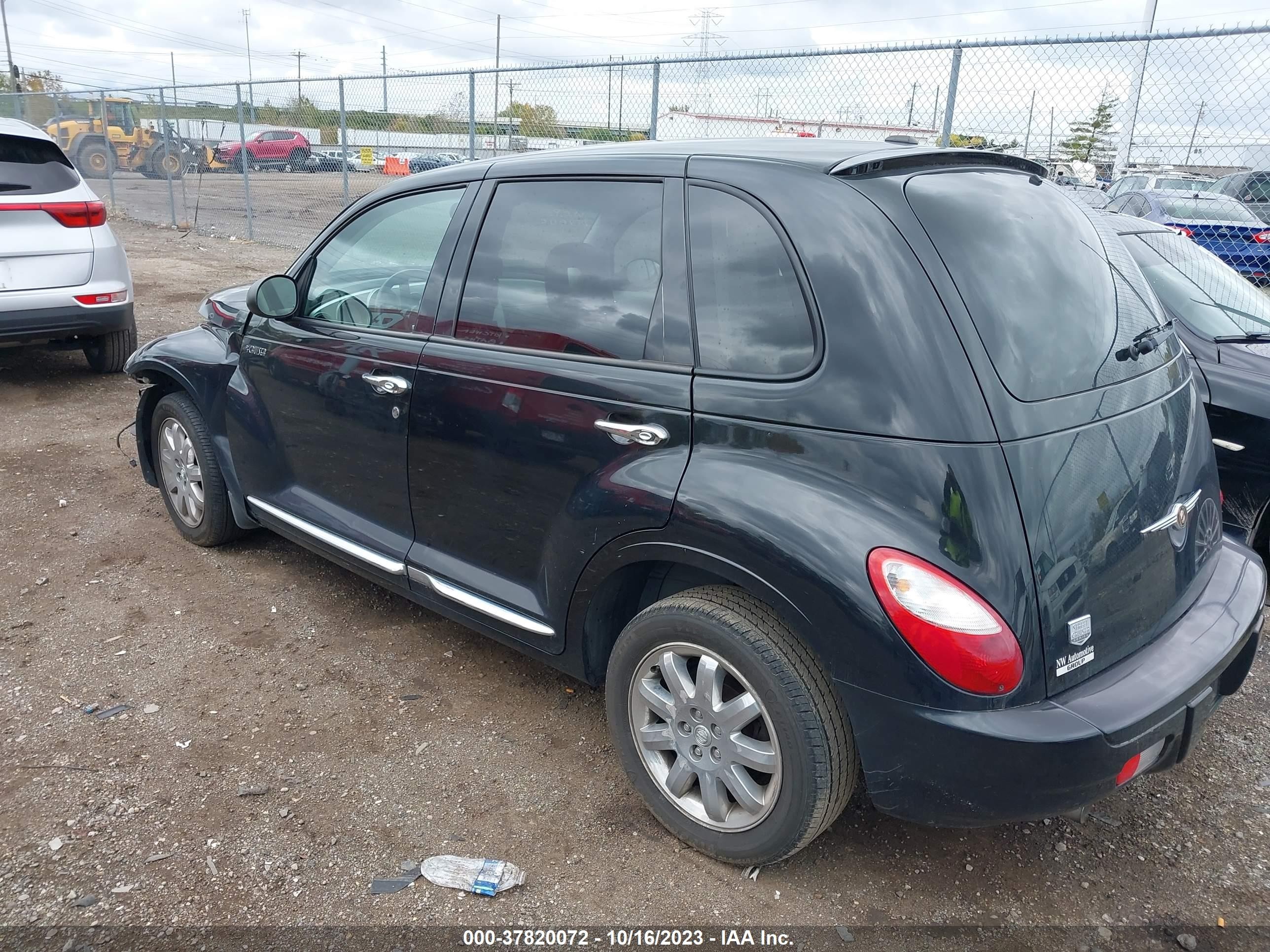 Photo 2 VIN: 3A8FY48B38T172305 - CHRYSLER PT CRUISER 