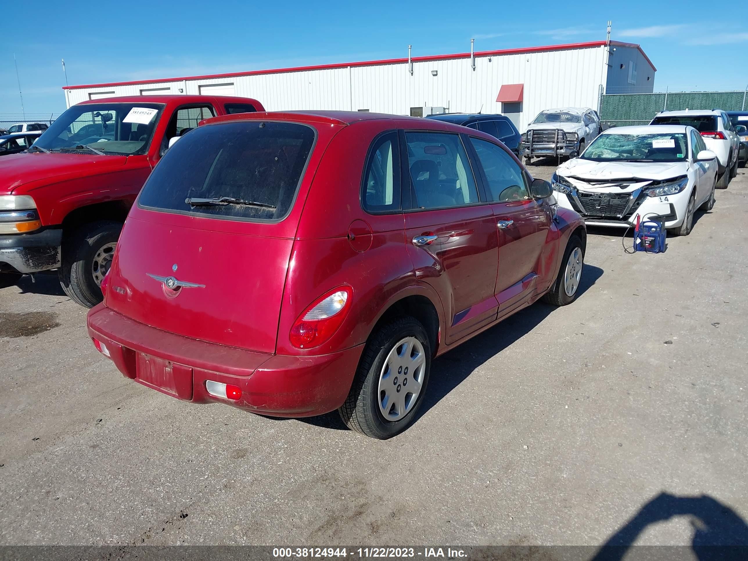 Photo 3 VIN: 3A8FY48B38T224709 - CHRYSLER PT CRUISER 