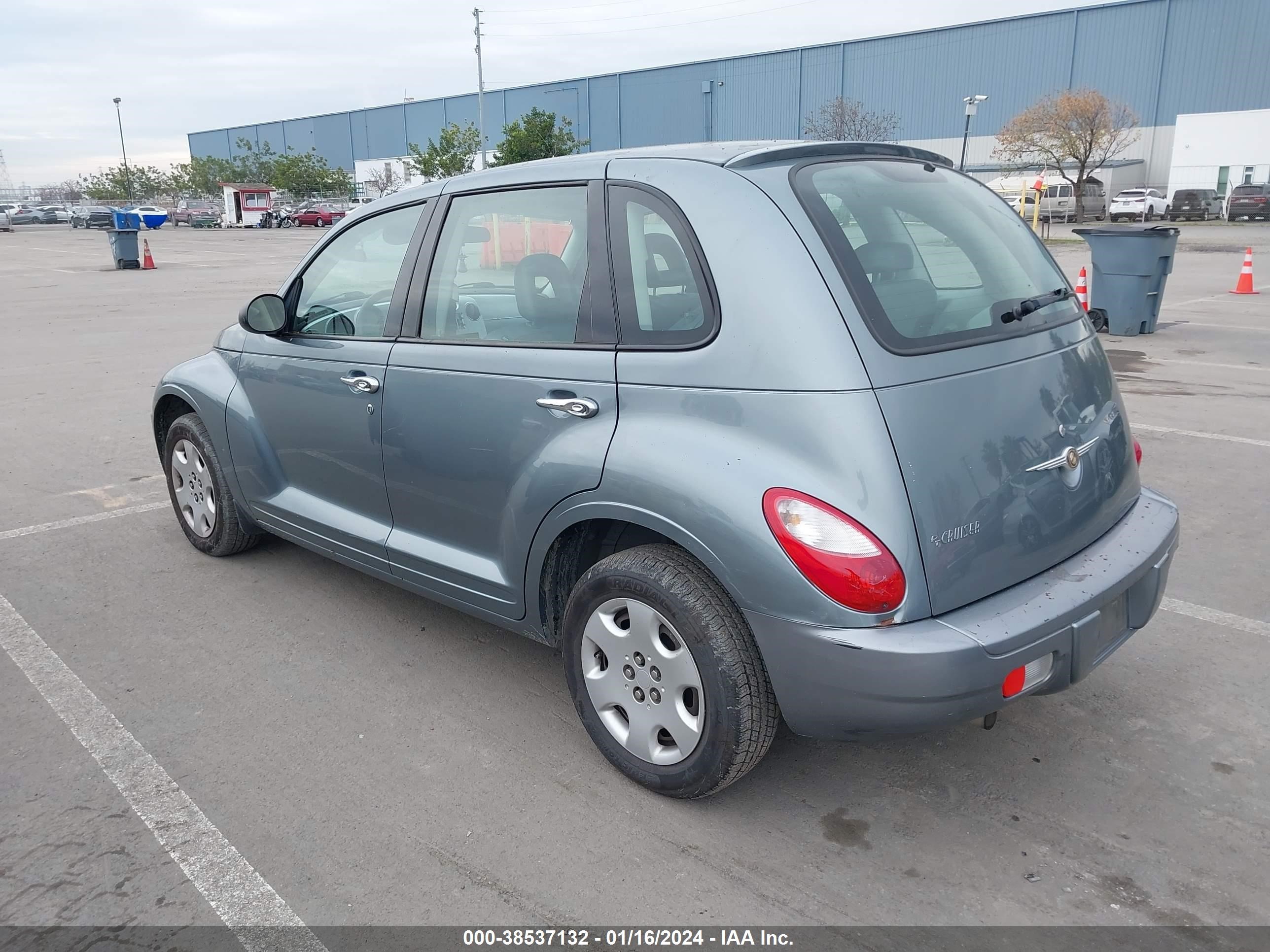 Photo 2 VIN: 3A8FY48B48T124585 - CHRYSLER PT CRUISER 