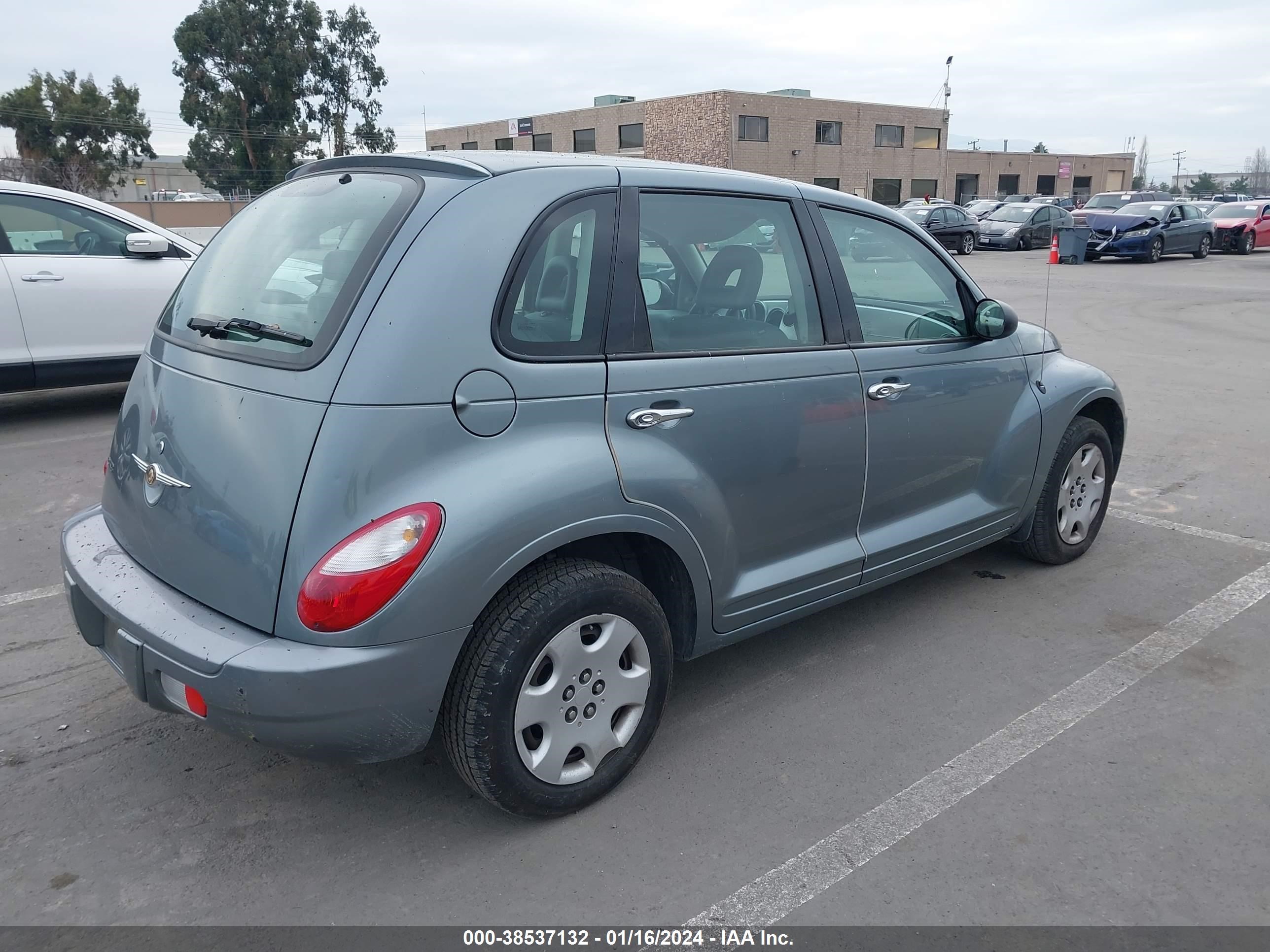 Photo 3 VIN: 3A8FY48B48T124585 - CHRYSLER PT CRUISER 