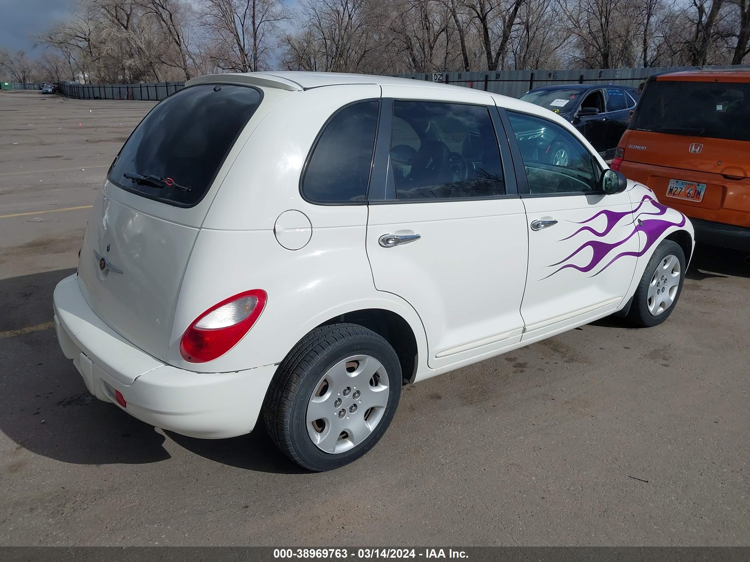 Photo 3 VIN: 3A8FY48B58T111005 - CHRYSLER PT CRUISER 