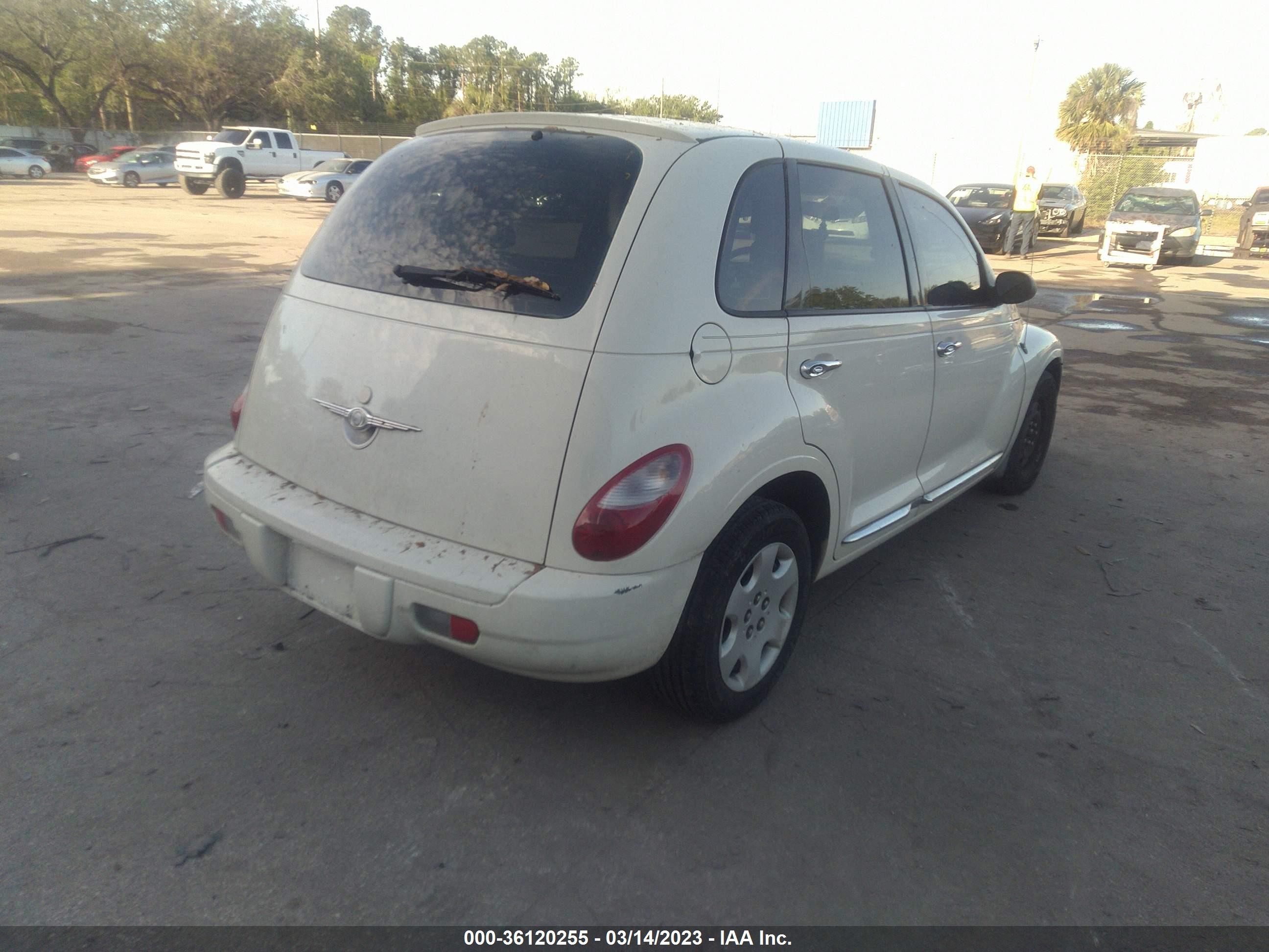 Photo 3 VIN: 3A8FY48B68T145003 - CHRYSLER PT CRUISER 