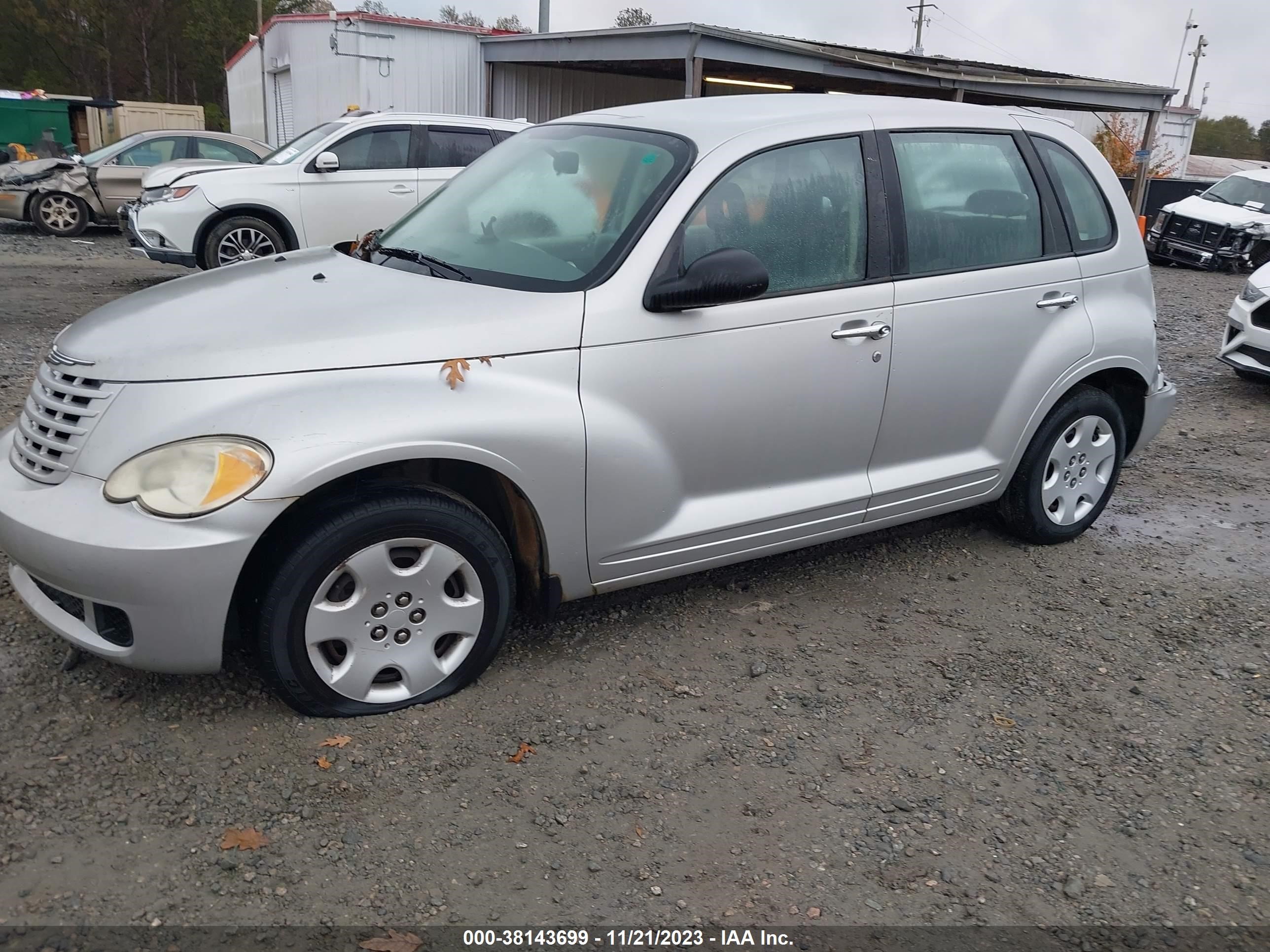 Photo 1 VIN: 3A8FY48BX8T112702 - CHRYSLER PT CRUISER 