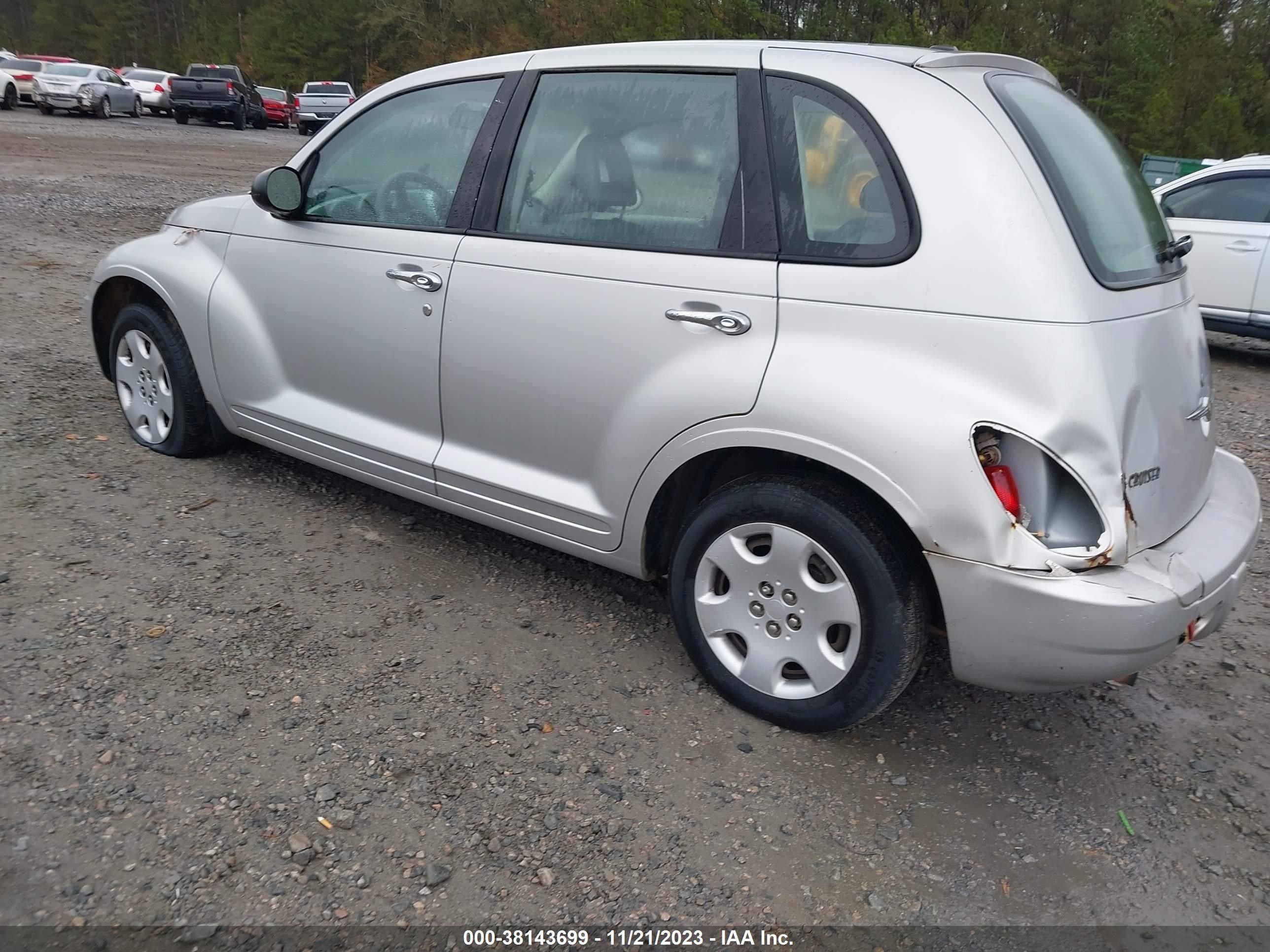 Photo 2 VIN: 3A8FY48BX8T112702 - CHRYSLER PT CRUISER 