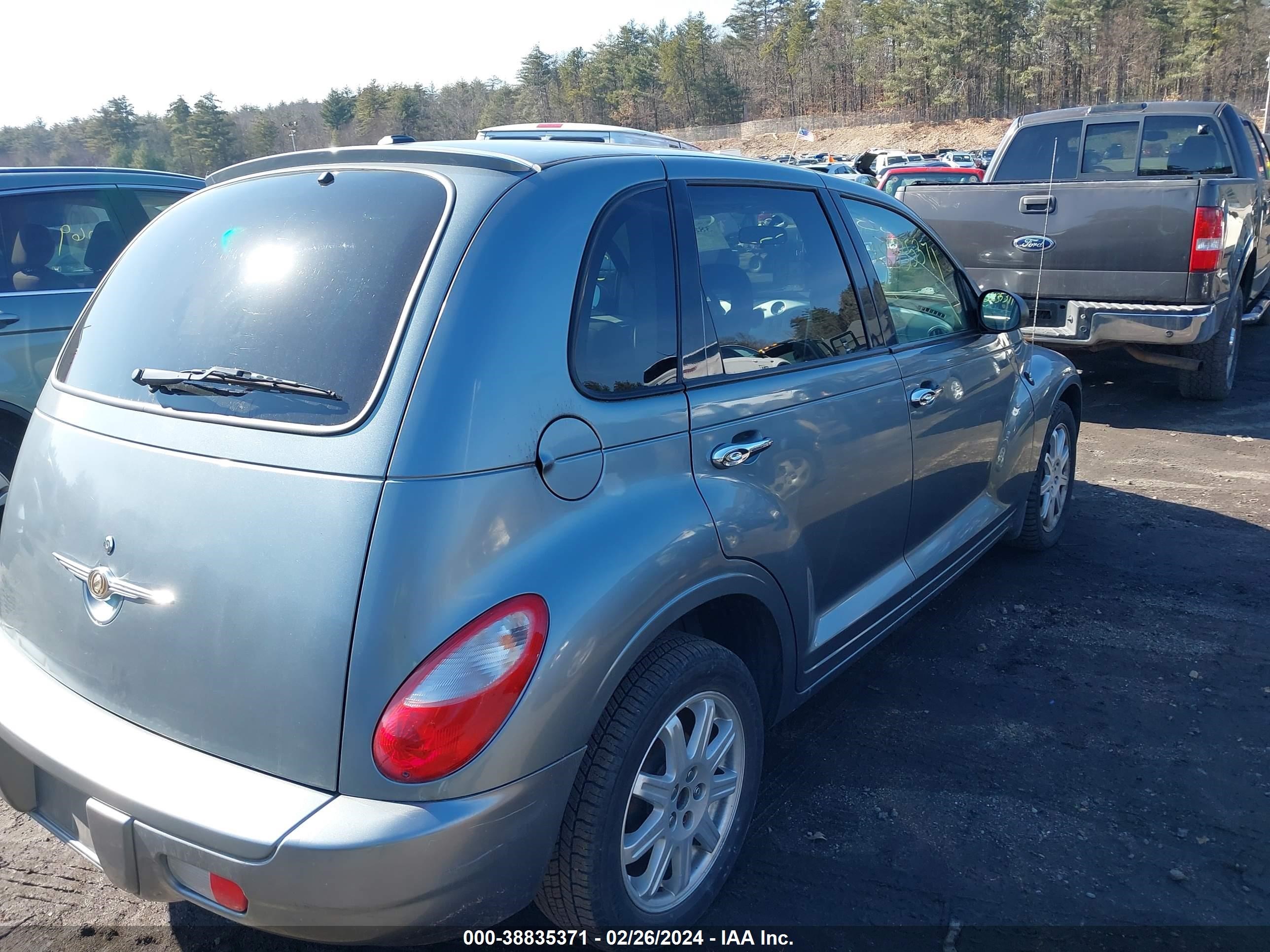 Photo 3 VIN: 3A8FY58B28T107807 - CHRYSLER PT CRUISER 