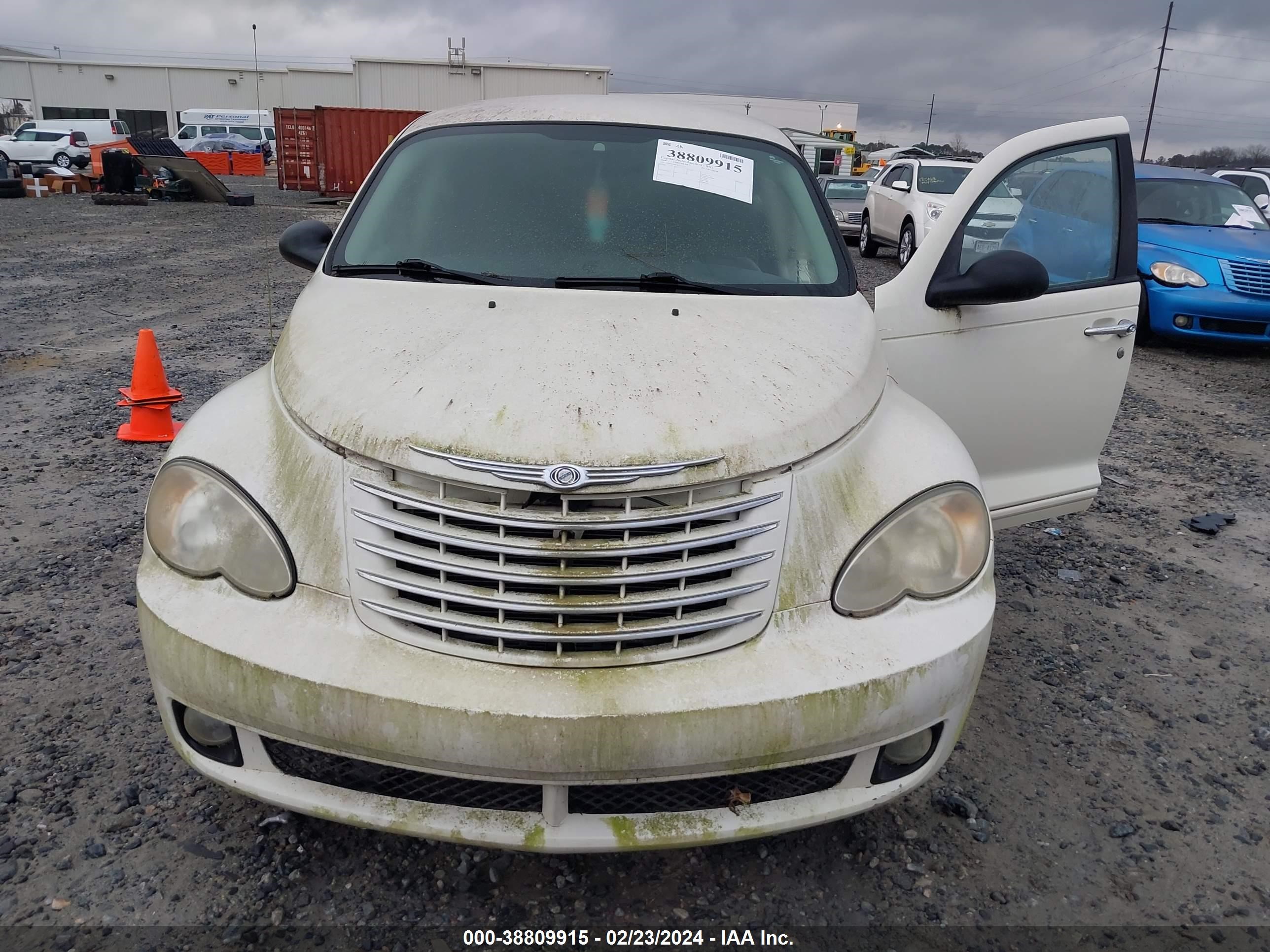 Photo 5 VIN: 3A8FY58B38T151377 - CHRYSLER PT CRUISER 