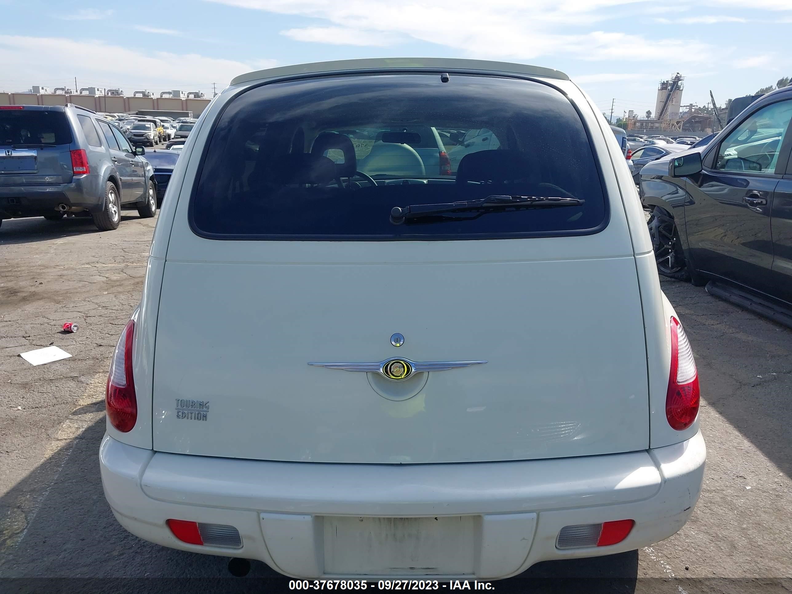 Photo 15 VIN: 3A8FY58B56T256855 - CHRYSLER PT CRUISER 