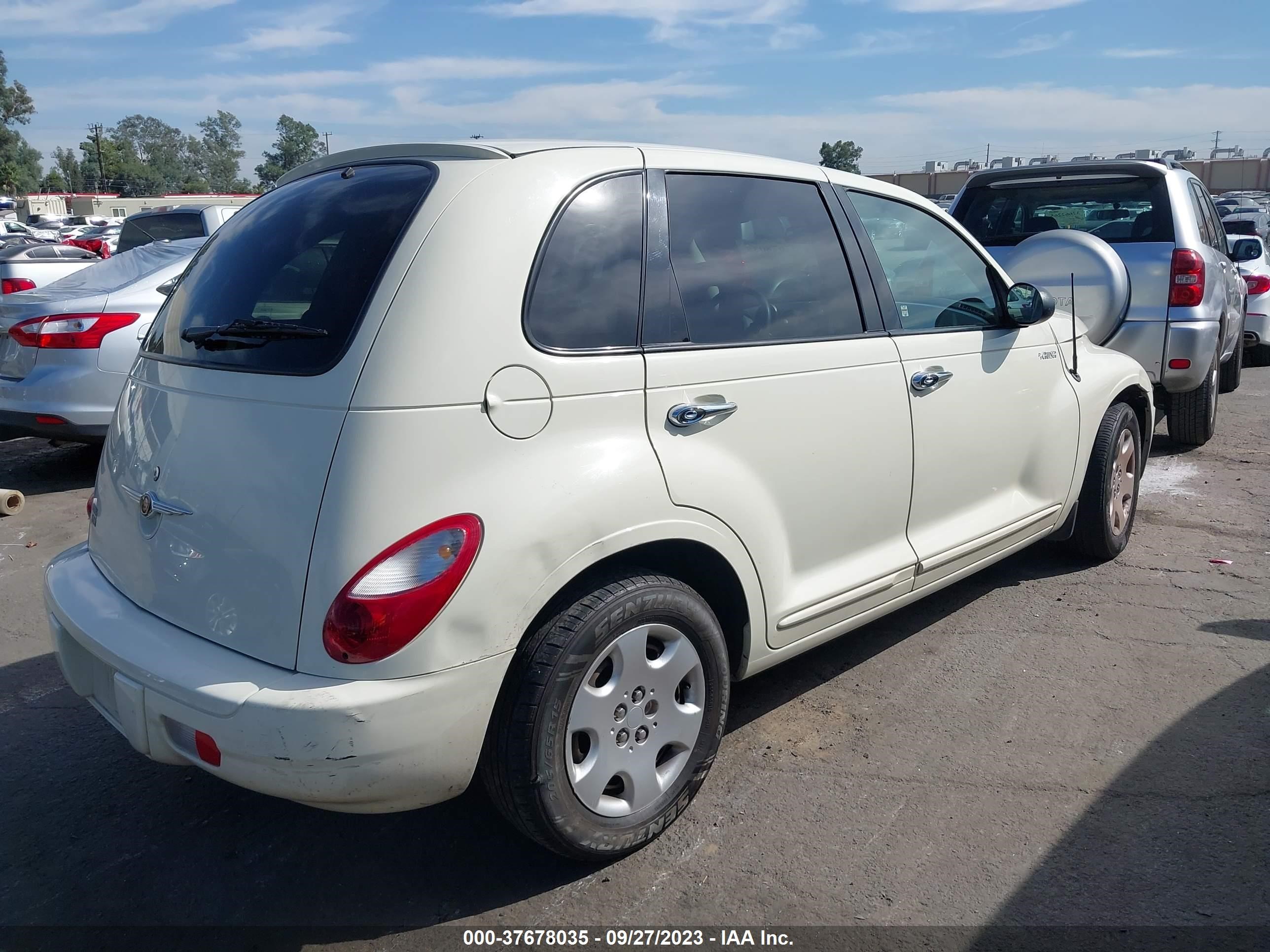 Photo 3 VIN: 3A8FY58B56T256855 - CHRYSLER PT CRUISER 