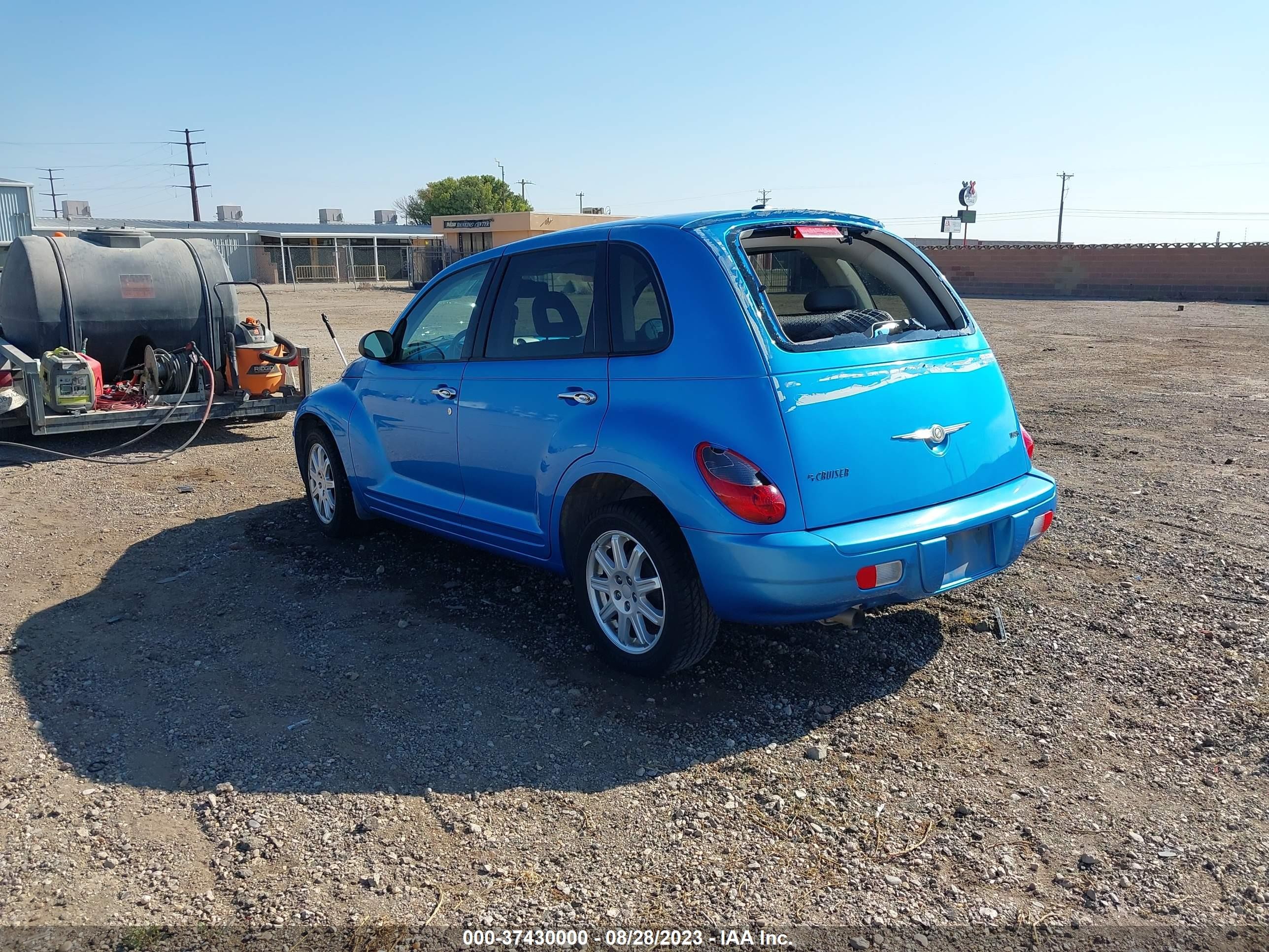 Photo 2 VIN: 3A8FY58B58T141711 - CHRYSLER PT CRUISER 