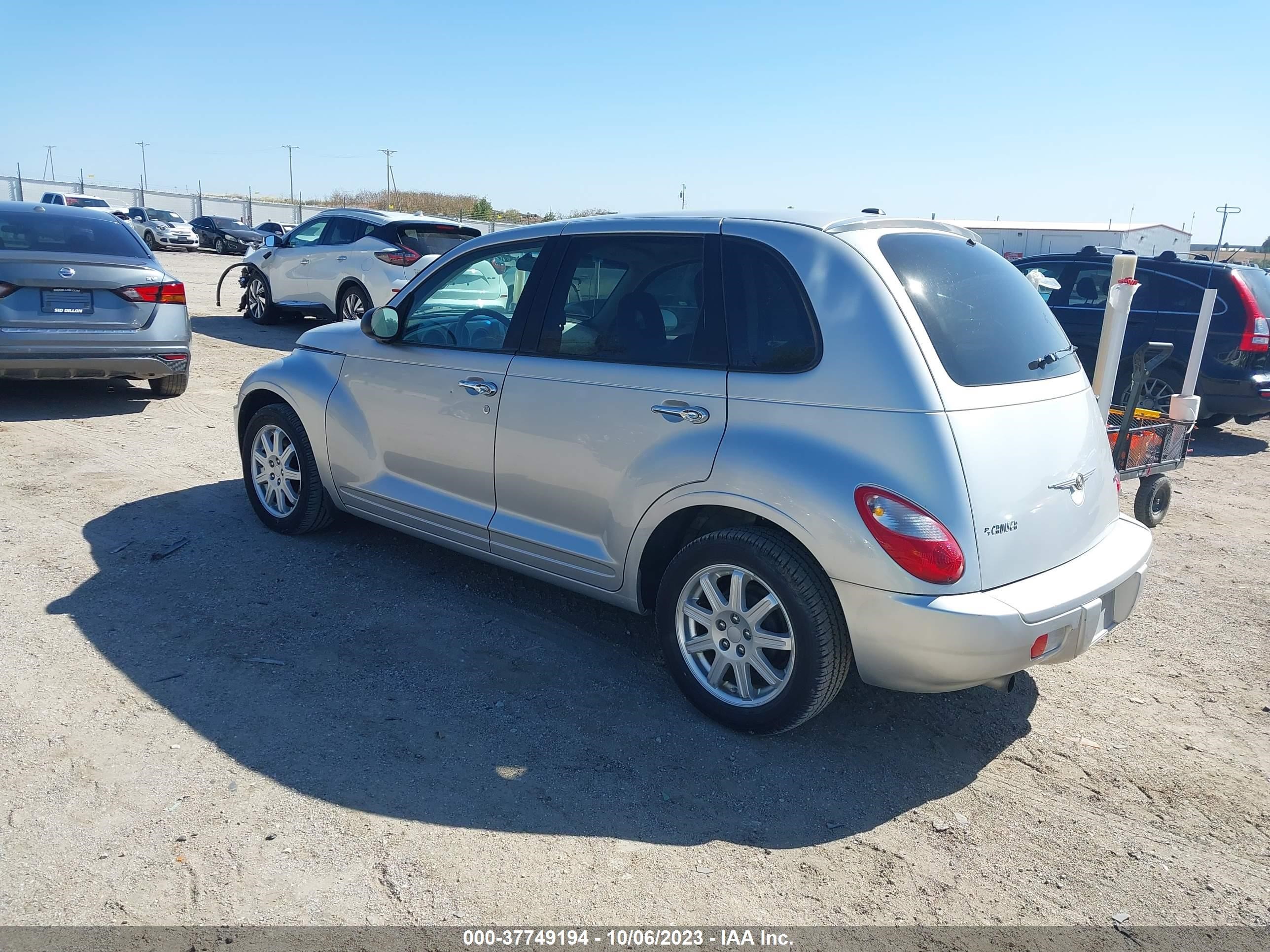 Photo 2 VIN: 3A8FY58B78T149230 - CHRYSLER PT CRUISER 