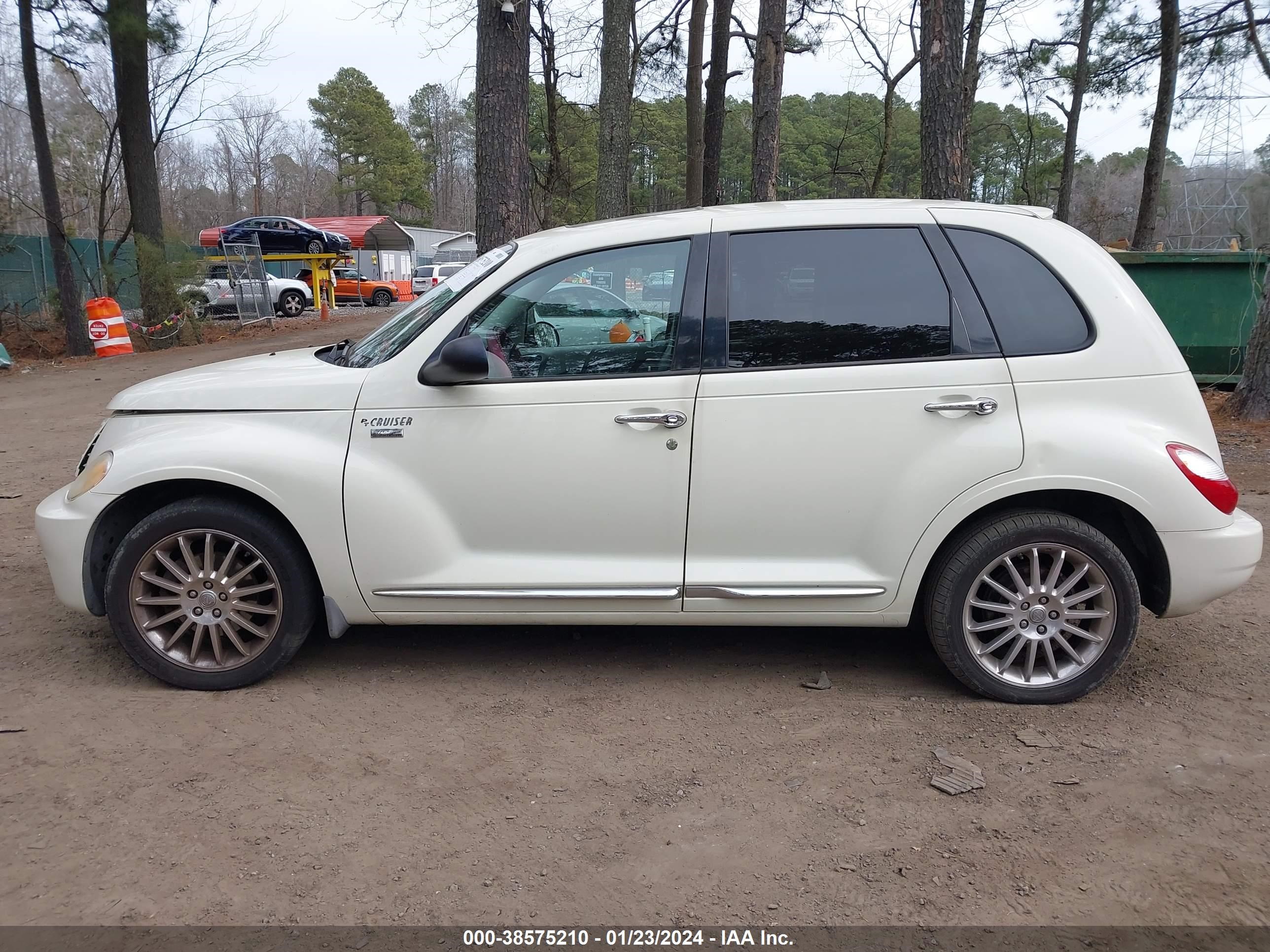 Photo 13 VIN: 3A8FY58B98T126418 - CHRYSLER PT CRUISER 